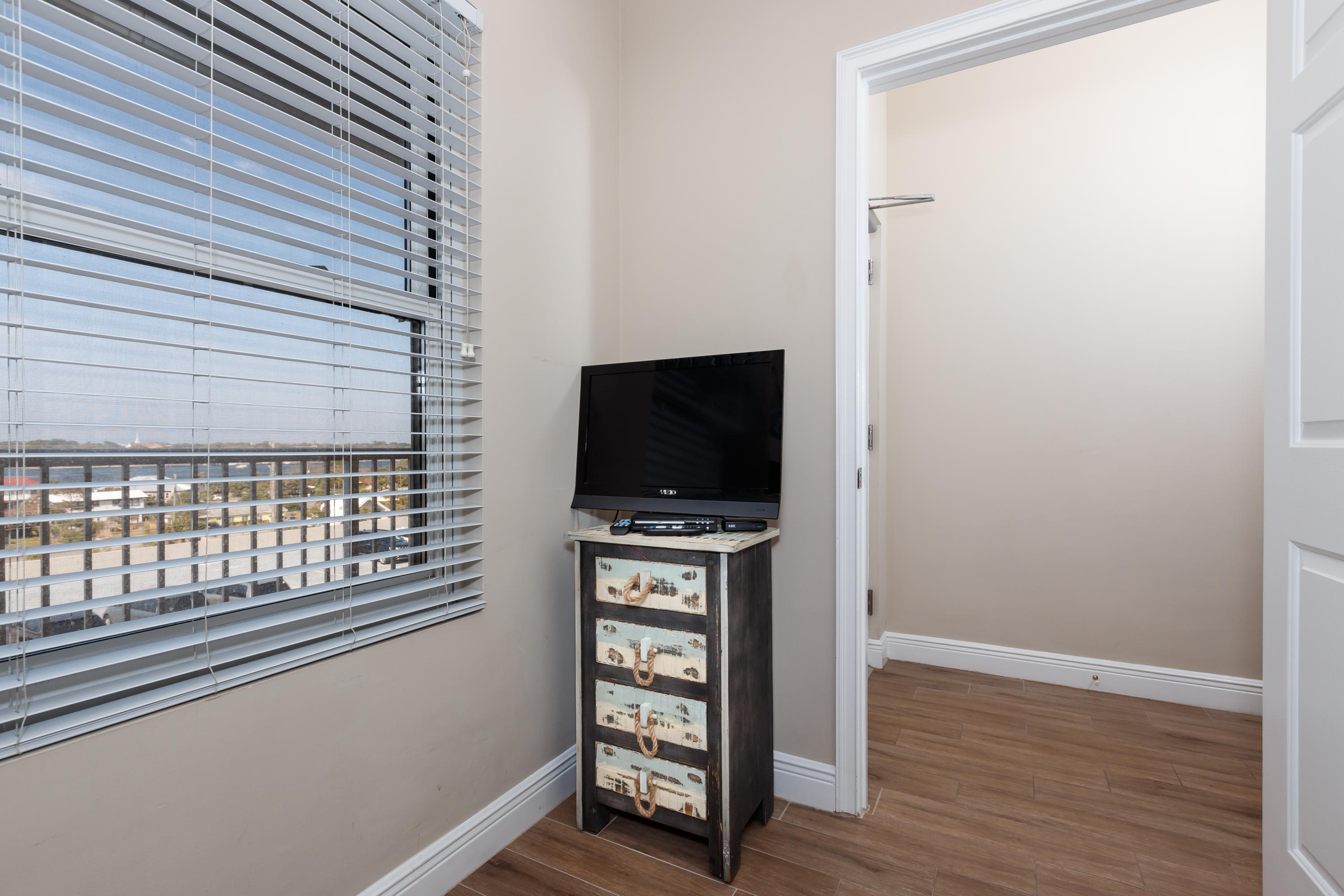 WATERS EDGE - Residential