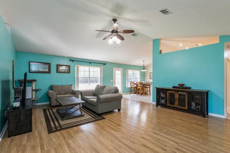 CHEROKEE BEND S/D - Residential