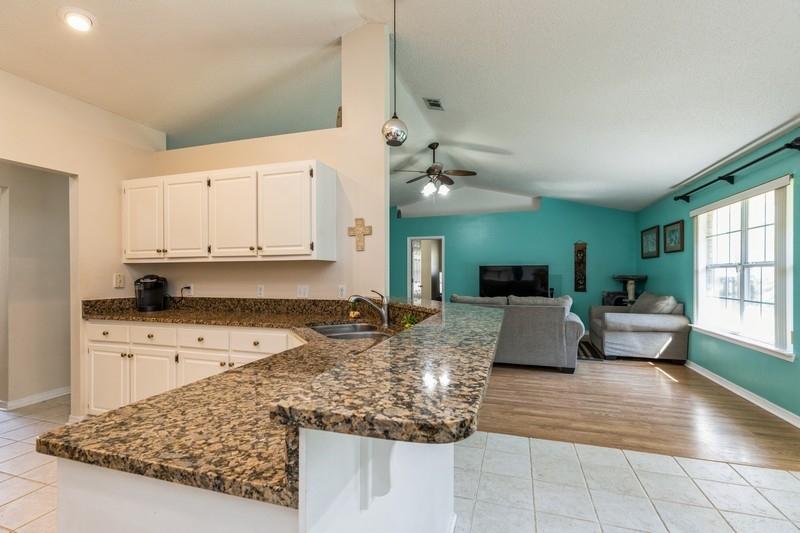 CHEROKEE BEND S/D - Residential