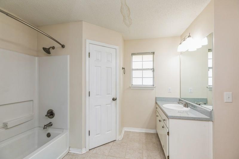 CHEROKEE BEND S/D - Residential