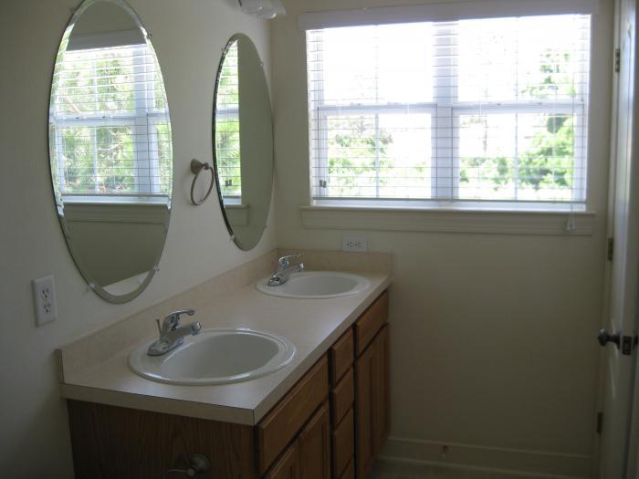 TWIN LAKES TOWNHOMES PH 2 - Residential Lease