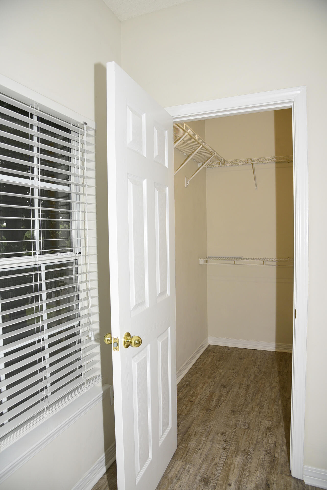 THE OAKS AT NICEVILLE PH I - Residential Lease