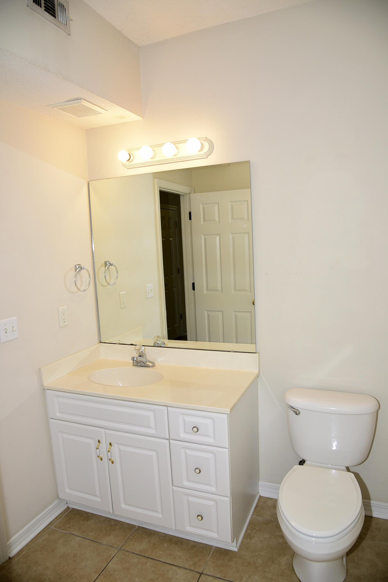 THE OAKS AT NICEVILLE PH I - Residential Lease