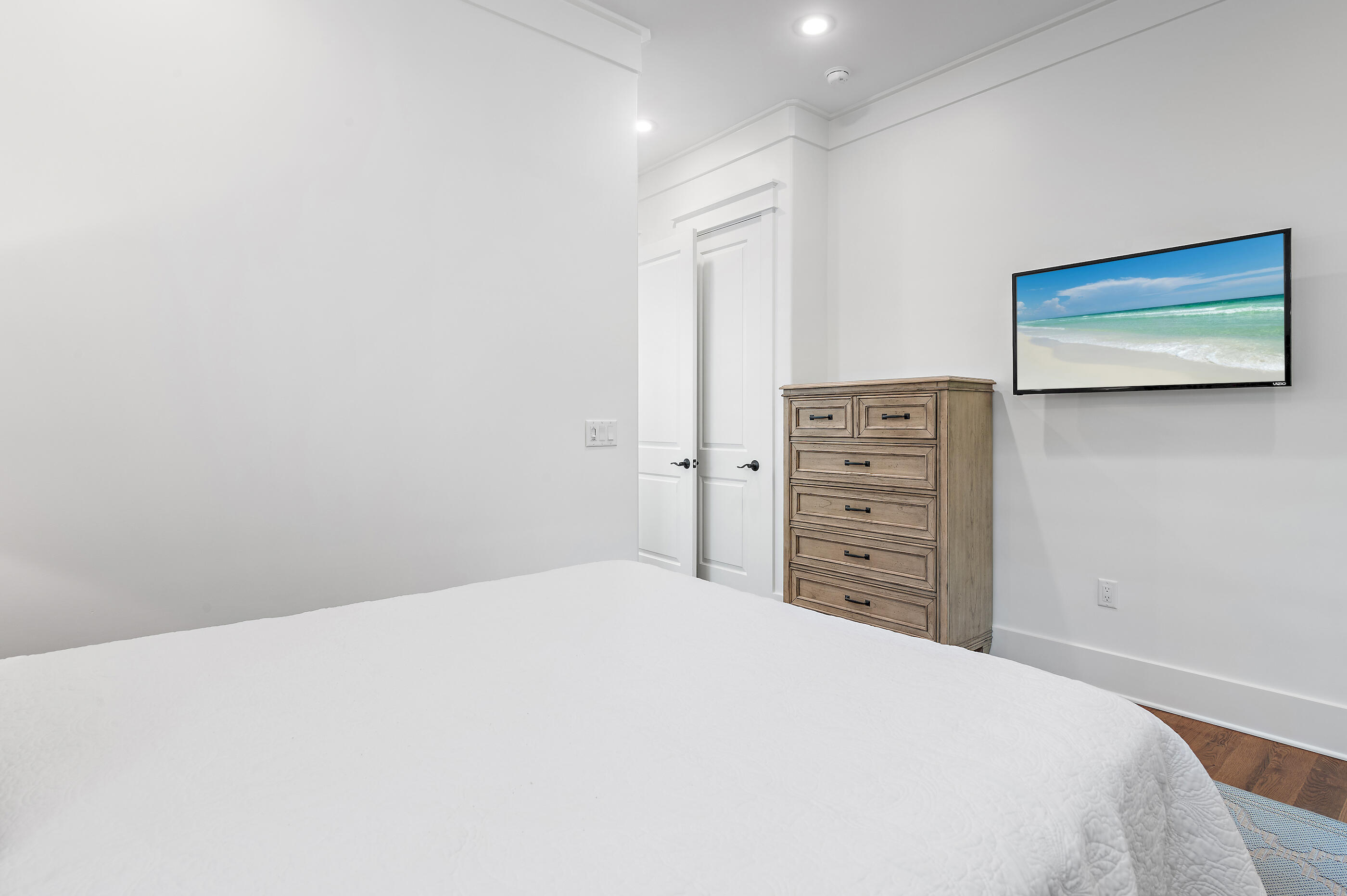 LAKESIDE AT BLUE MOUNTAIN BEACH - Residential