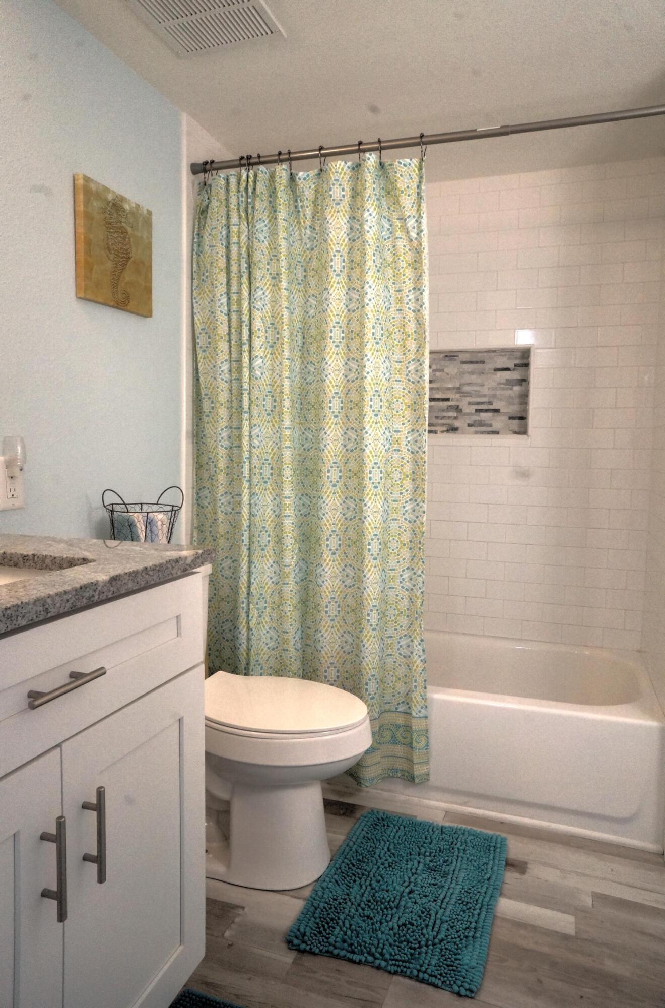 EMERALD ISLE - Residential