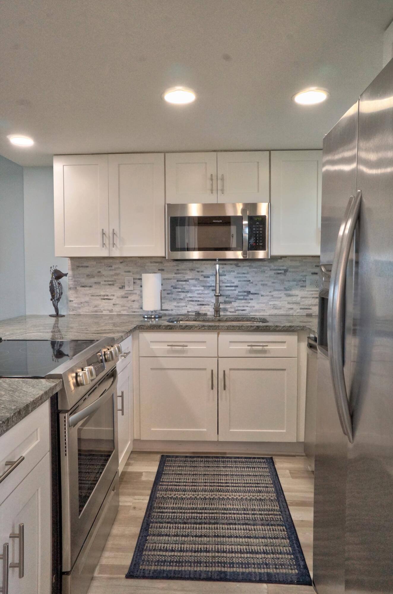 EMERALD ISLE - Residential