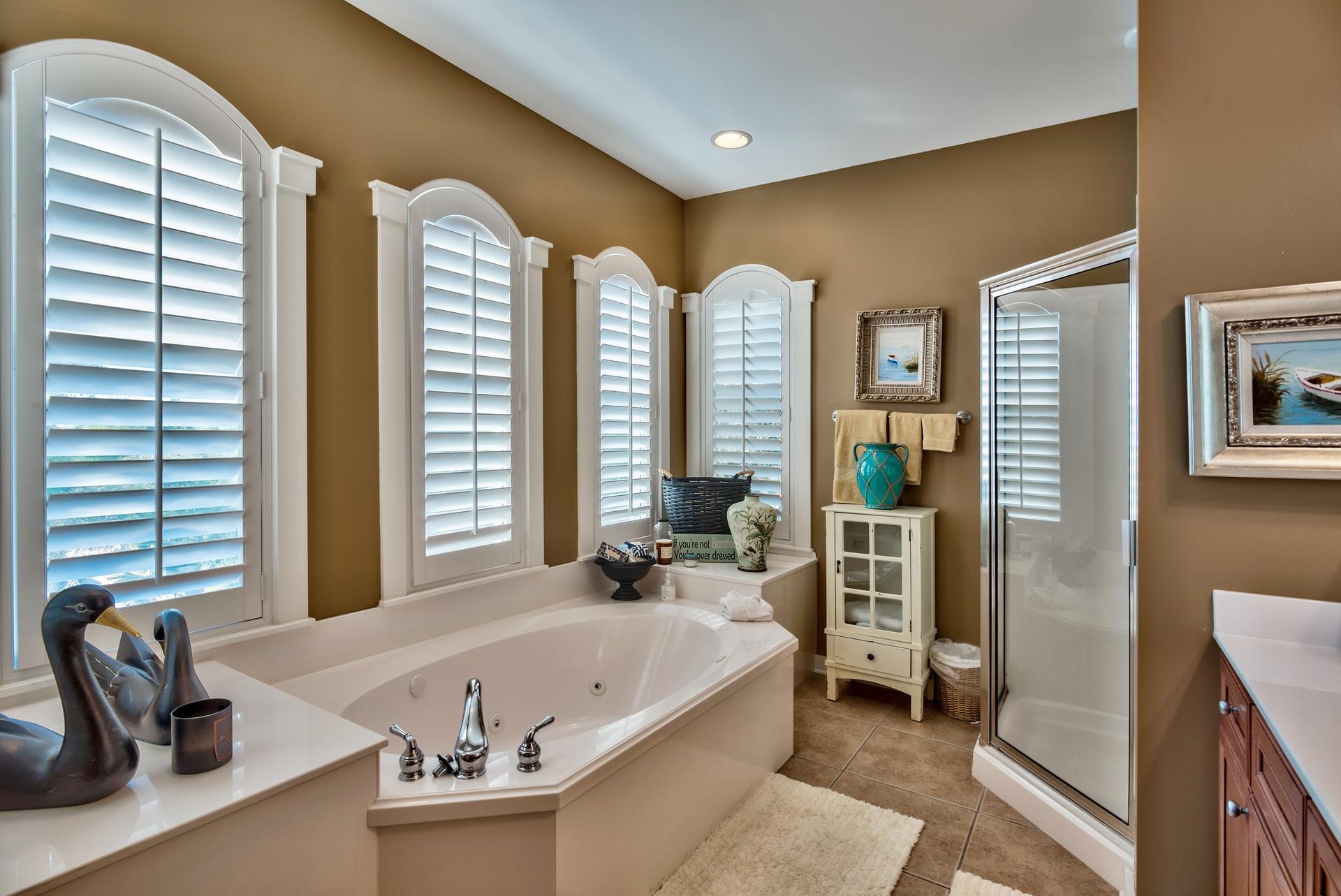 SEAVIEW VILLAS - Residential