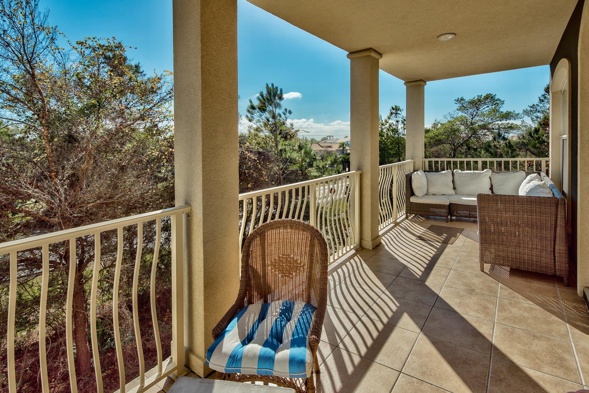 SEAVIEW VILLAS - Residential