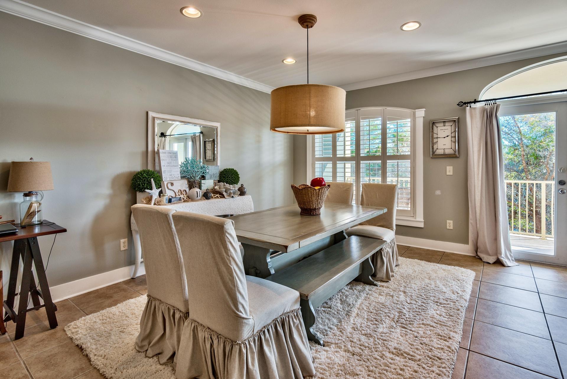 SEAVIEW VILLAS - Residential