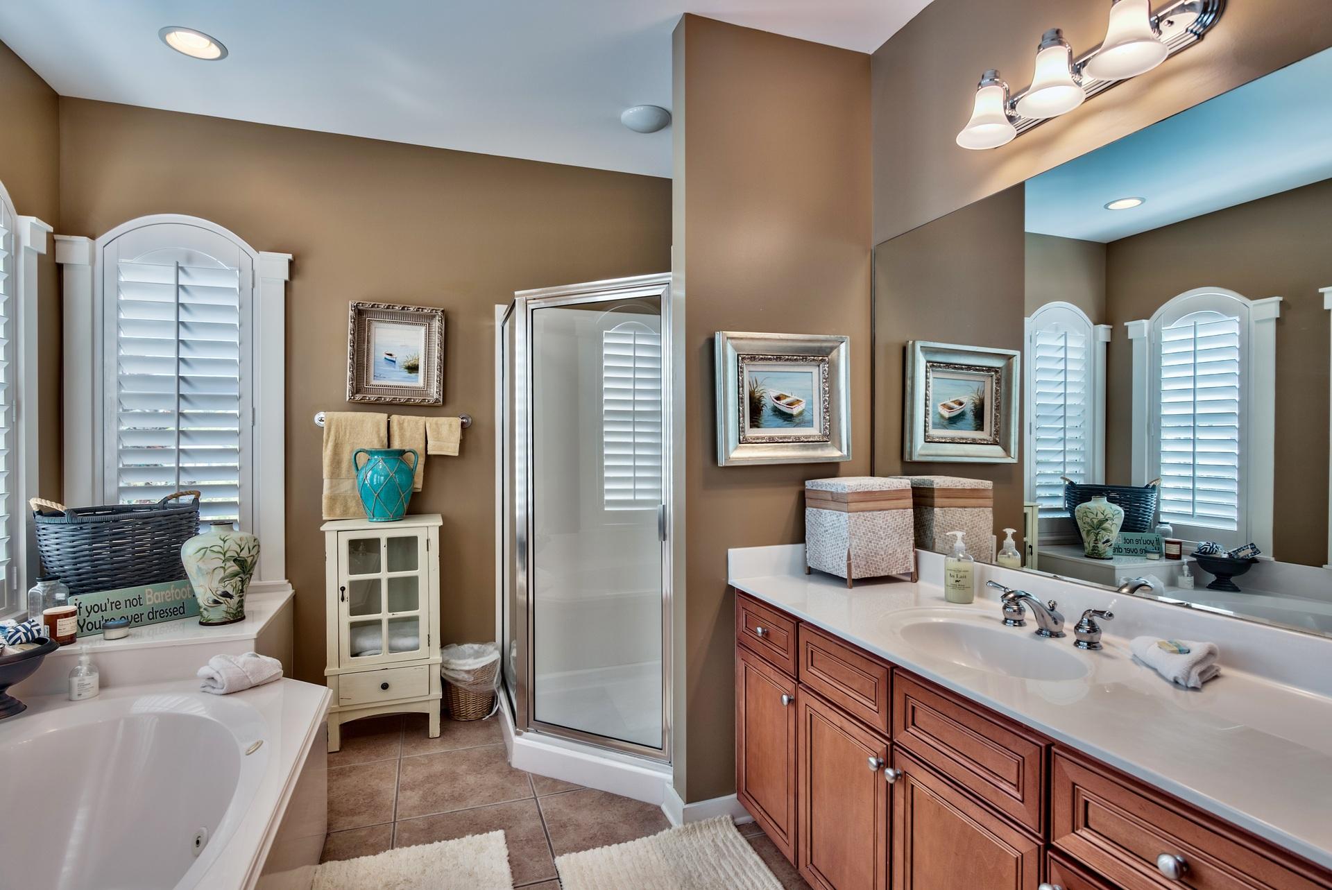 SEAVIEW VILLAS - Residential