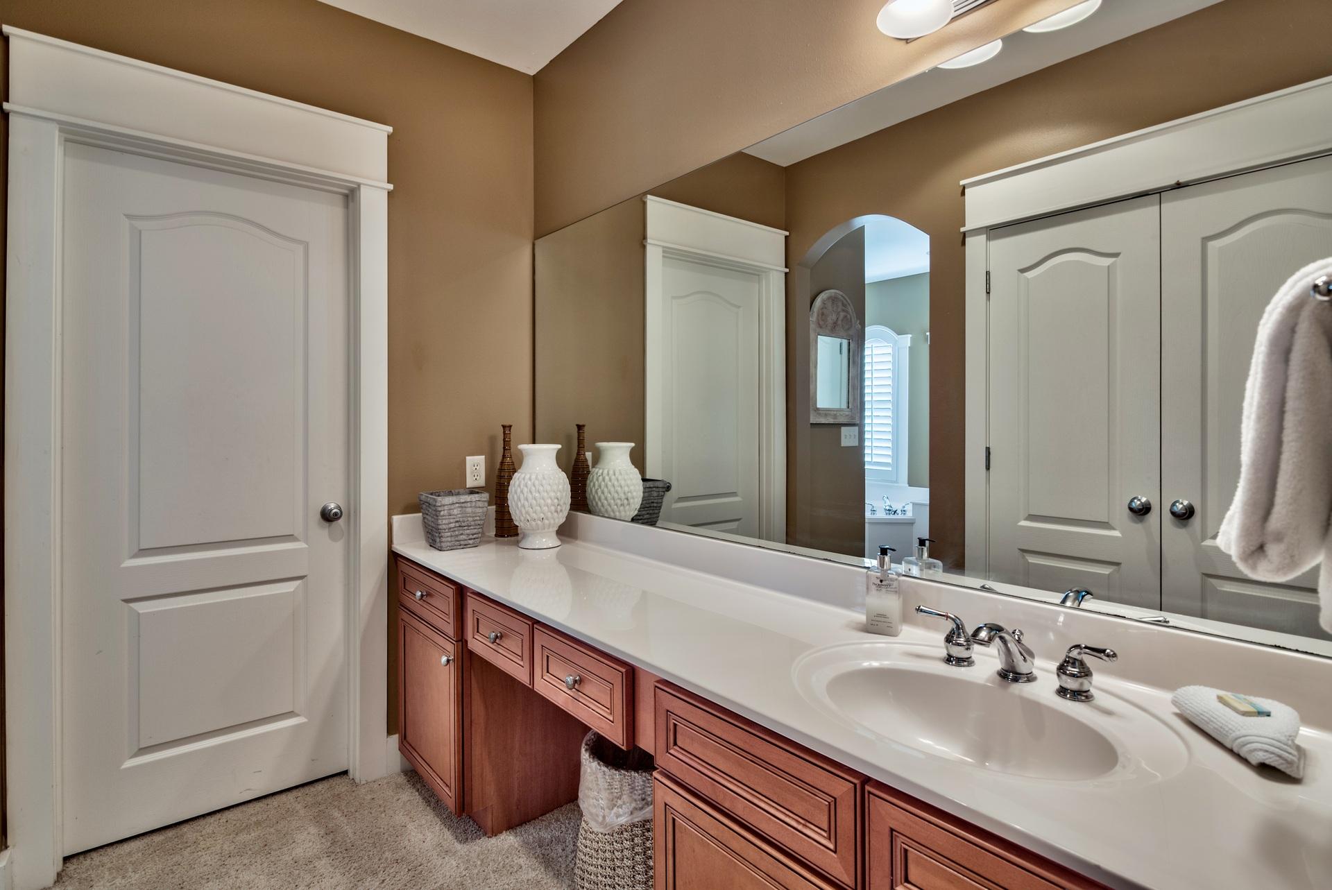 SEAVIEW VILLAS - Residential