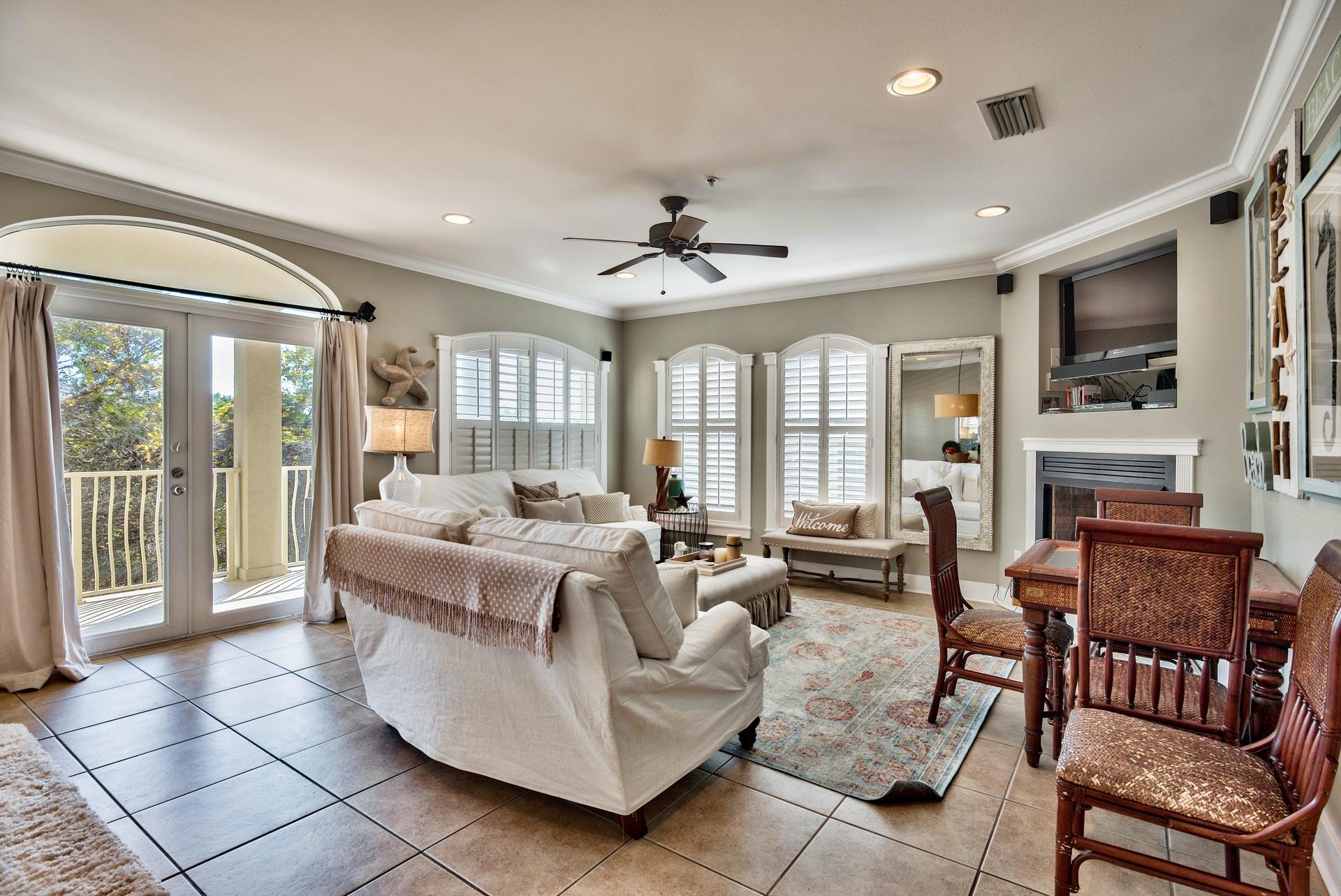 SEAVIEW VILLAS - Residential