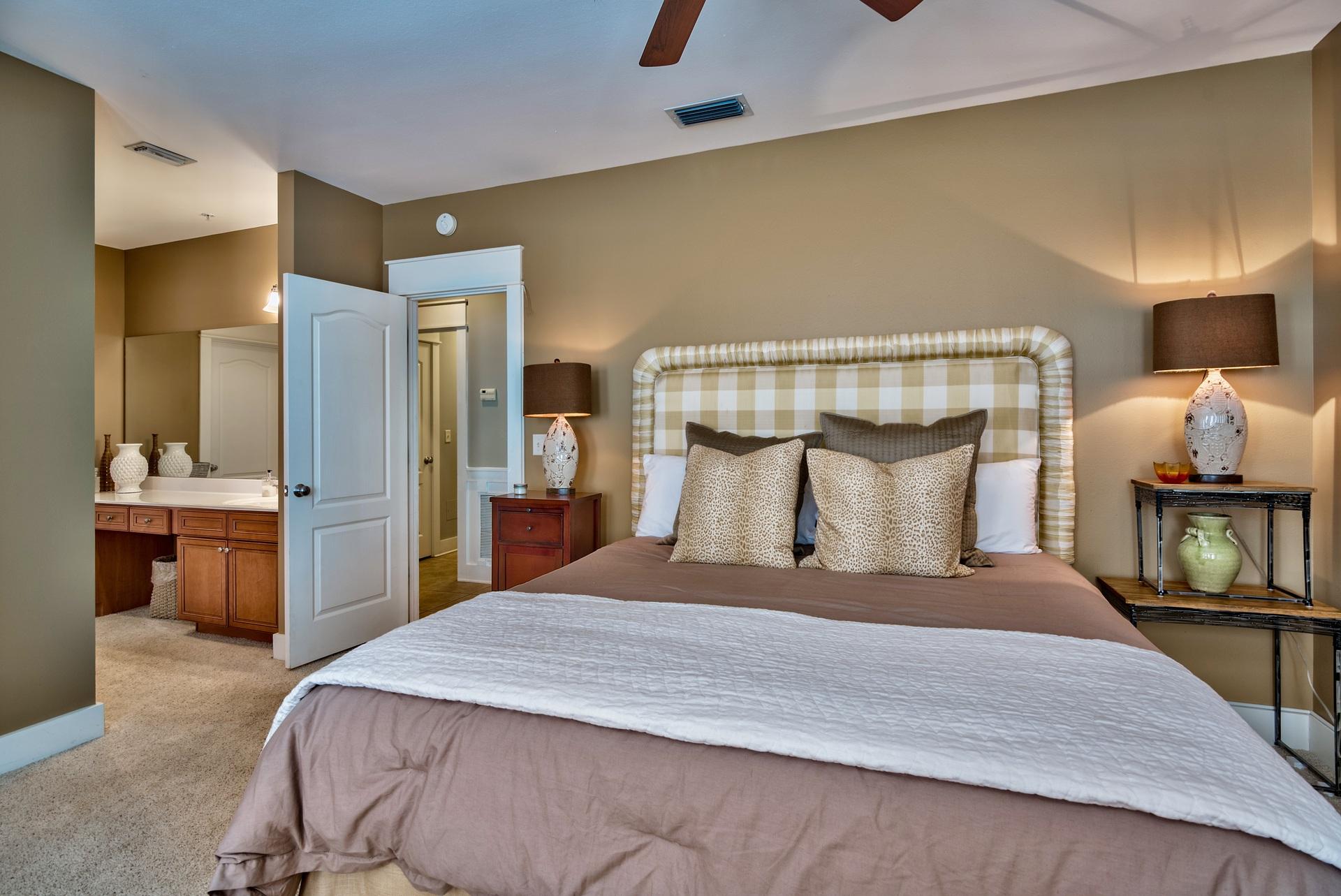 SEAVIEW VILLAS - Residential