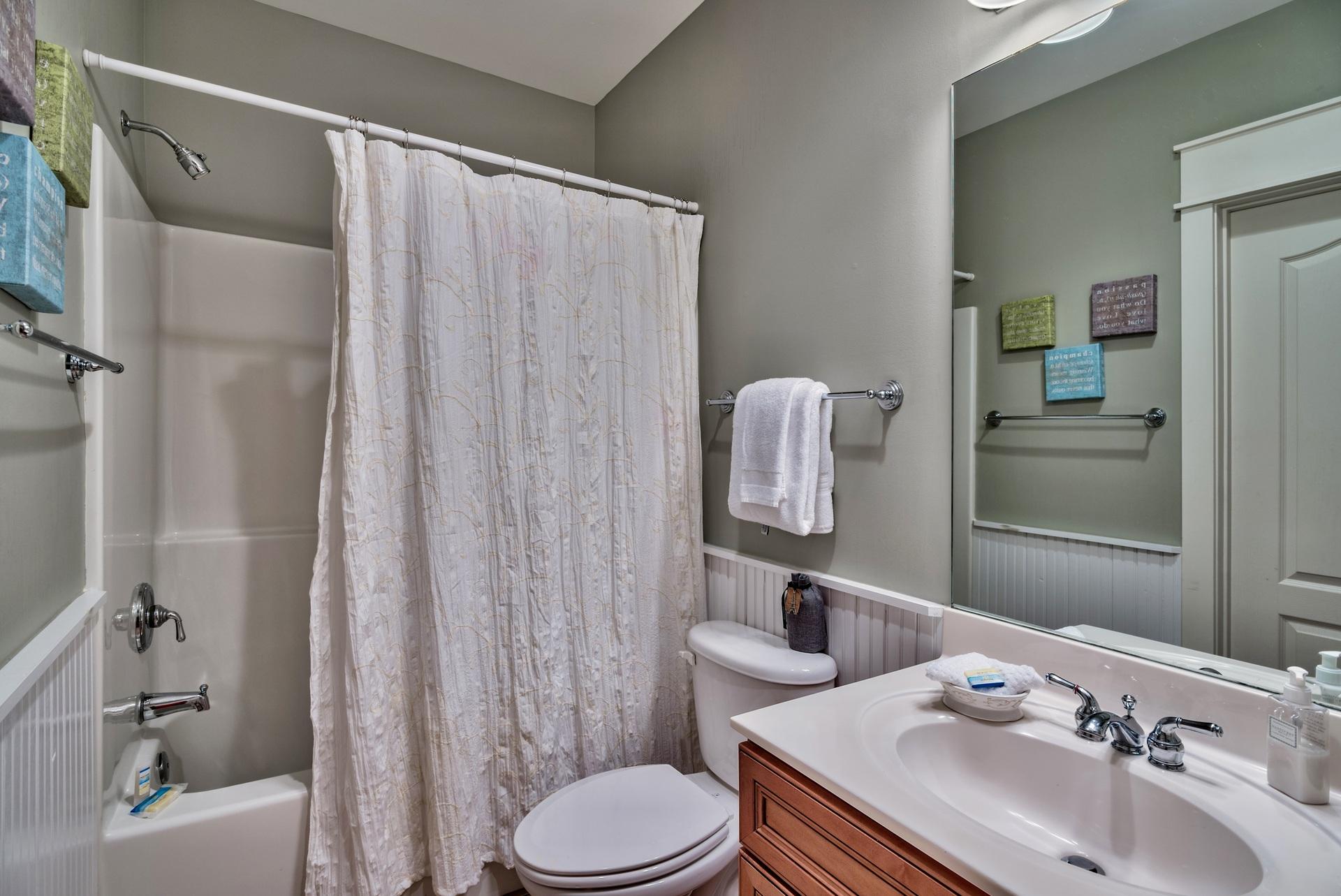 SEAVIEW VILLAS - Residential