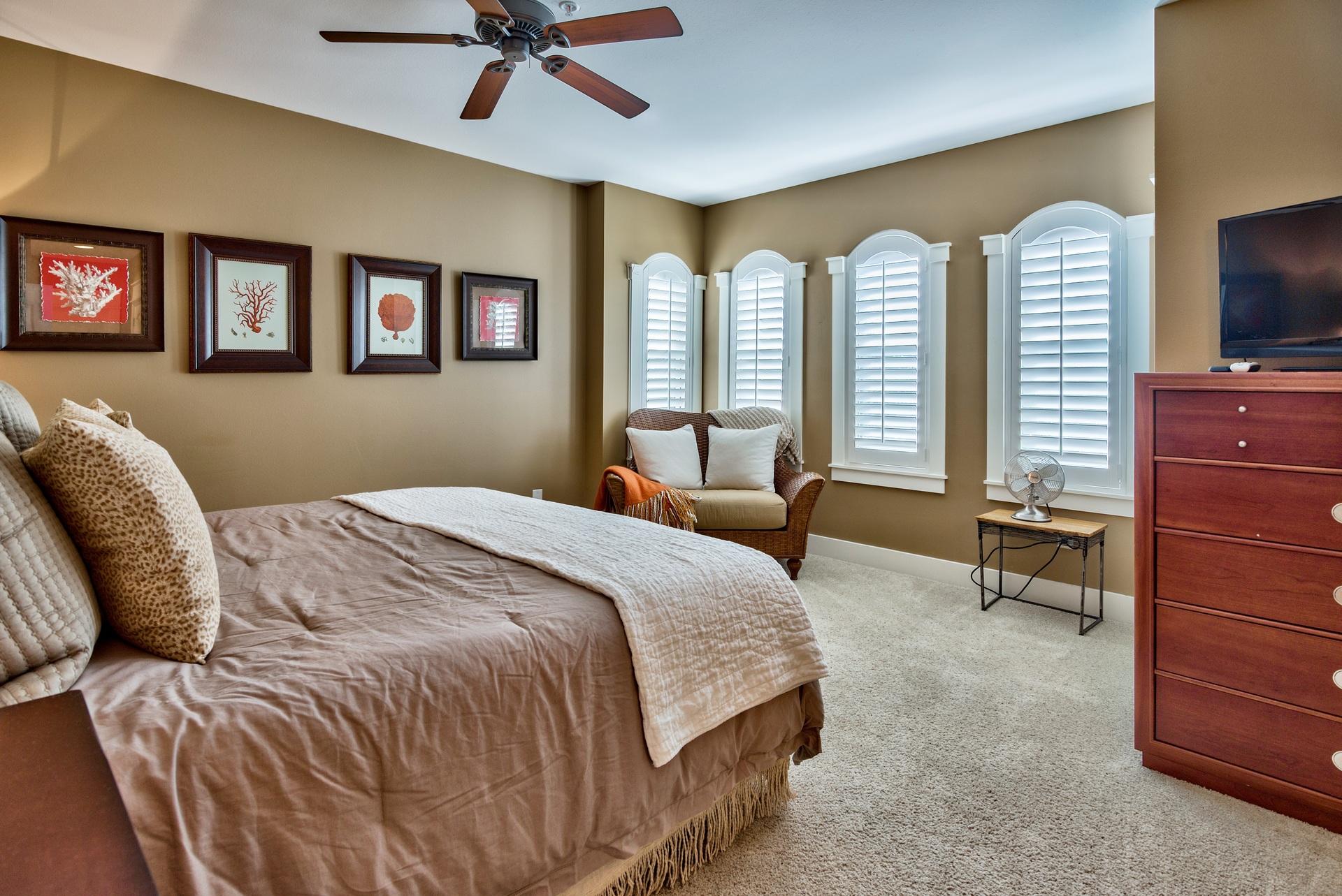 SEAVIEW VILLAS - Residential