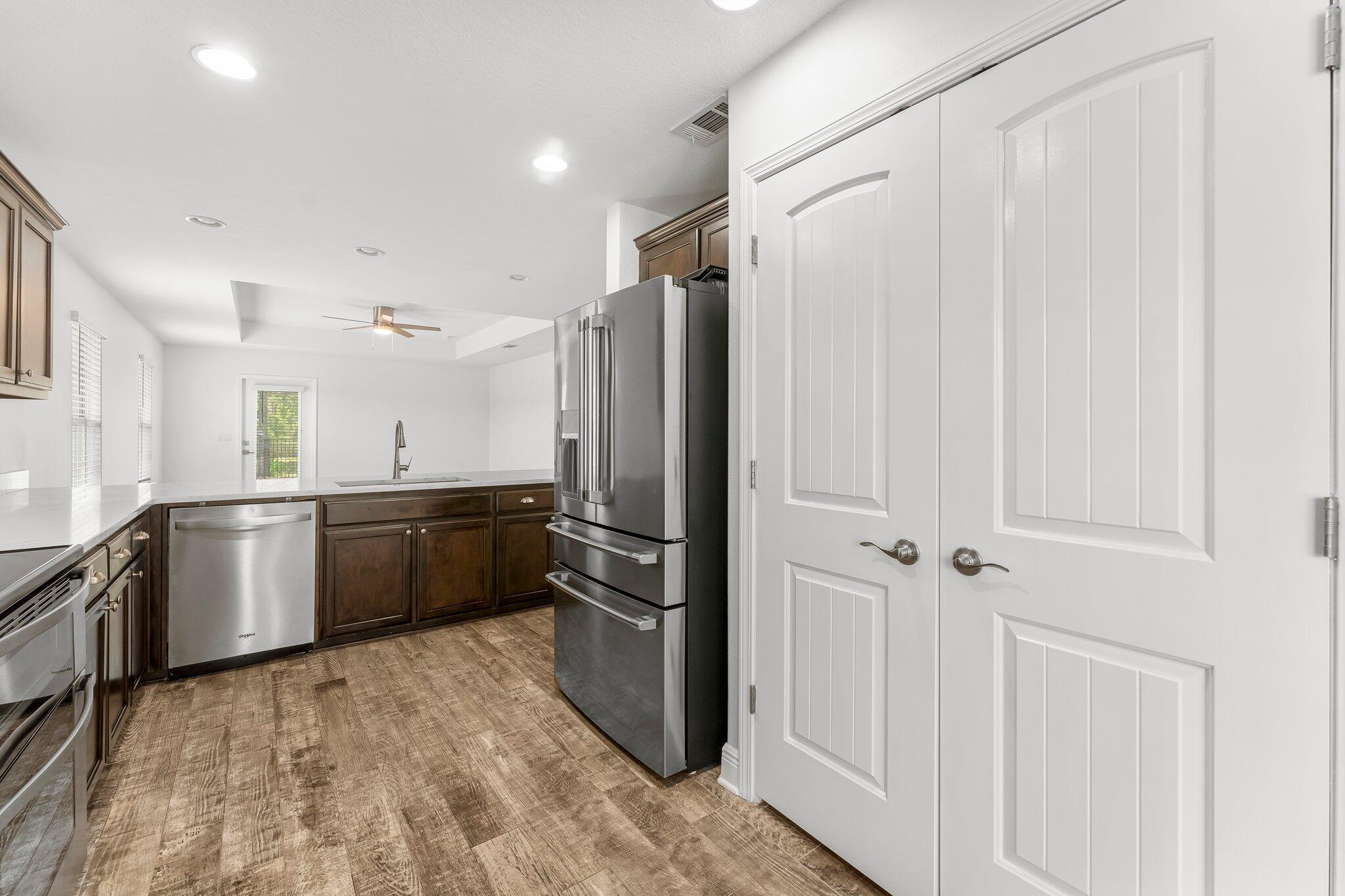 EAGLE BAY - Residential Lease