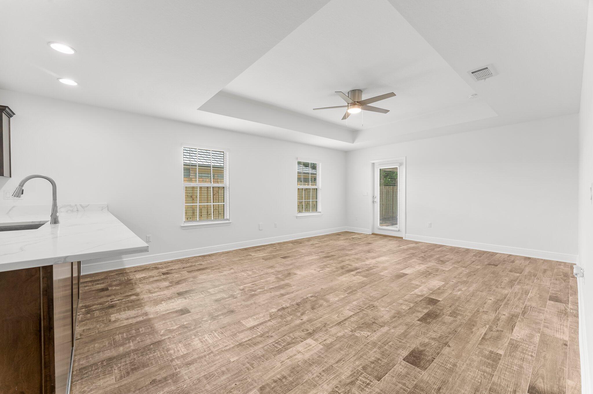 EAGLE BAY - Residential Lease