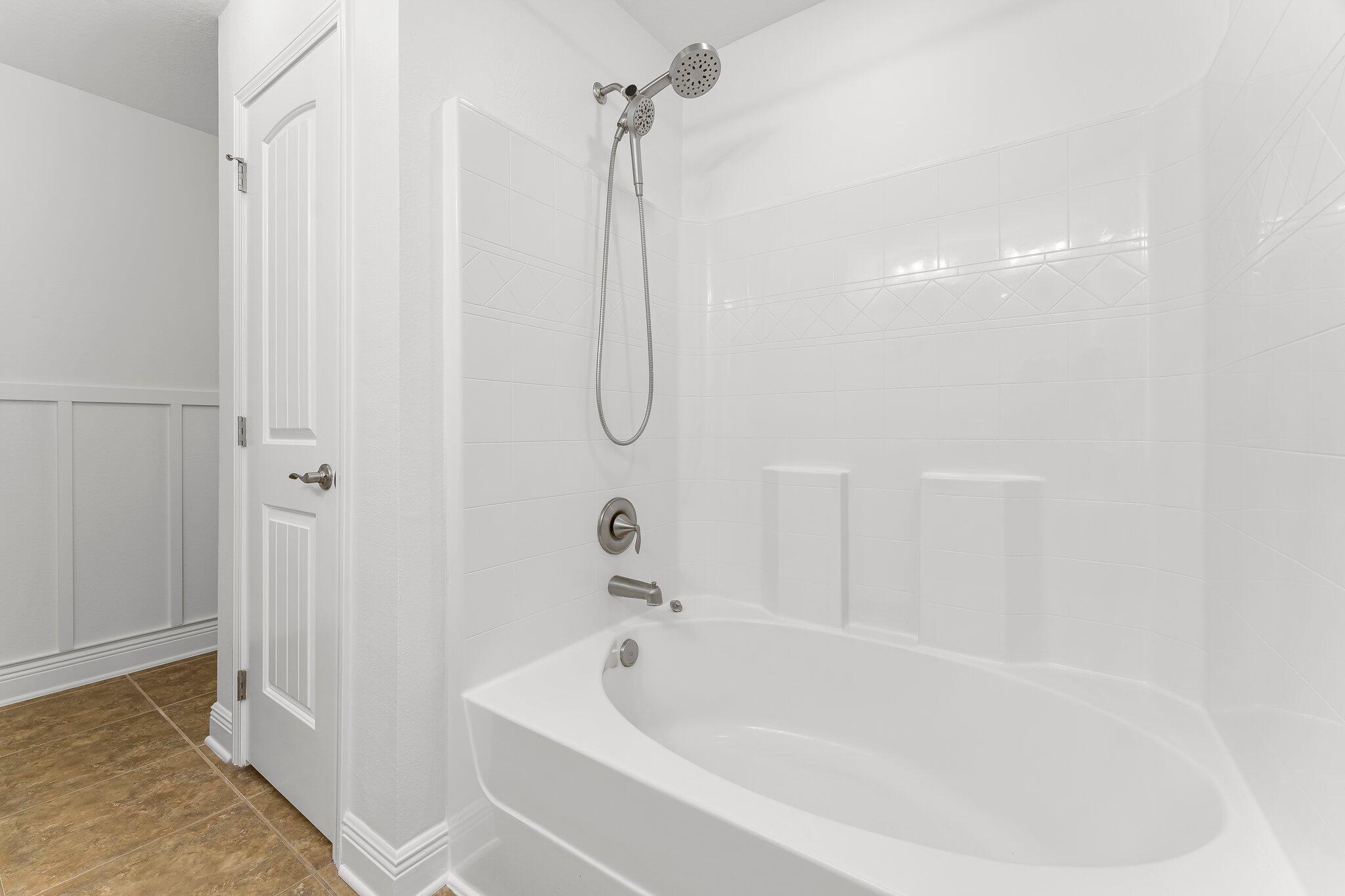 EAGLE BAY - Residential Lease