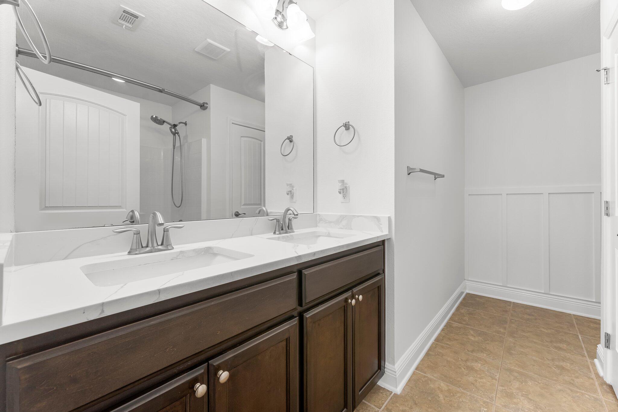 EAGLE BAY - Residential Lease