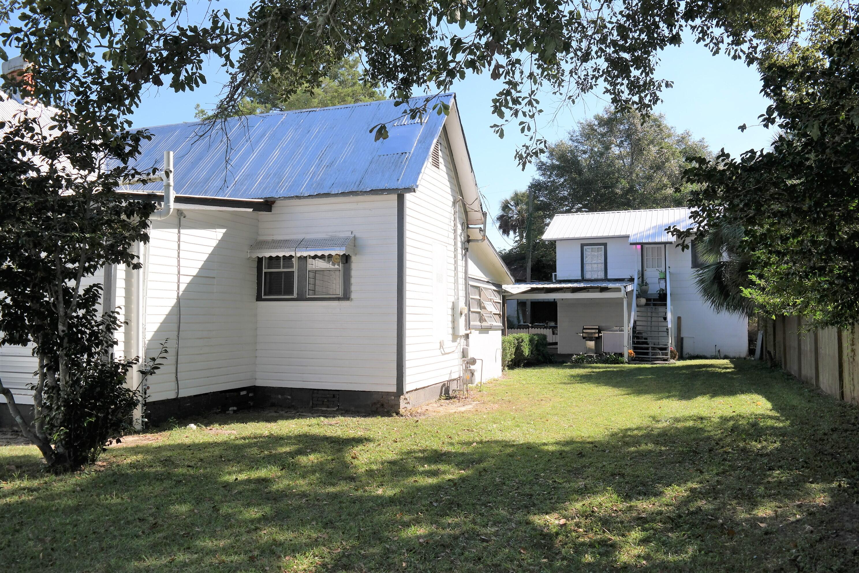 TOWN OF DEFUNIAK SPRINGS - Residential