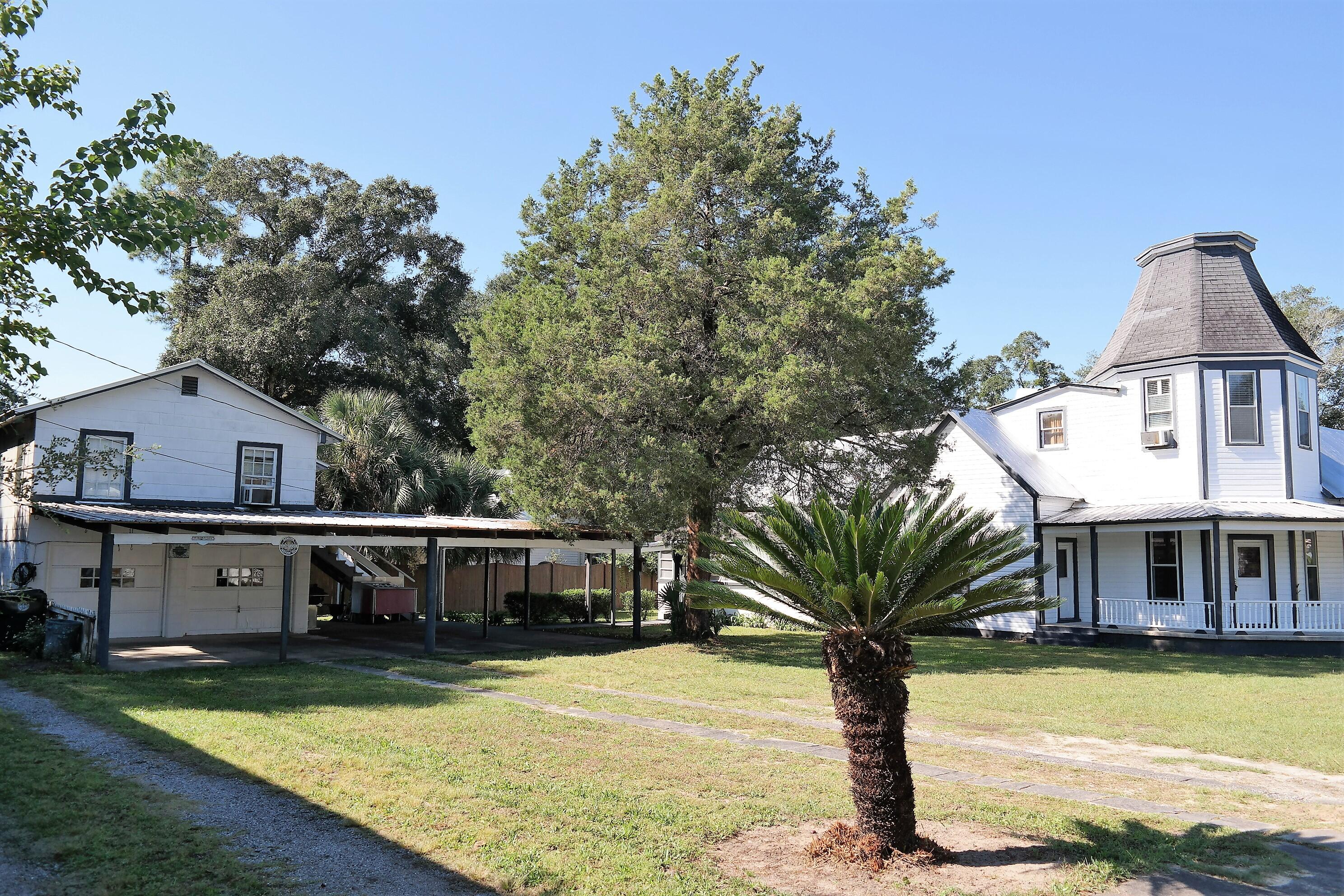 TOWN OF DEFUNIAK SPRINGS - Residential