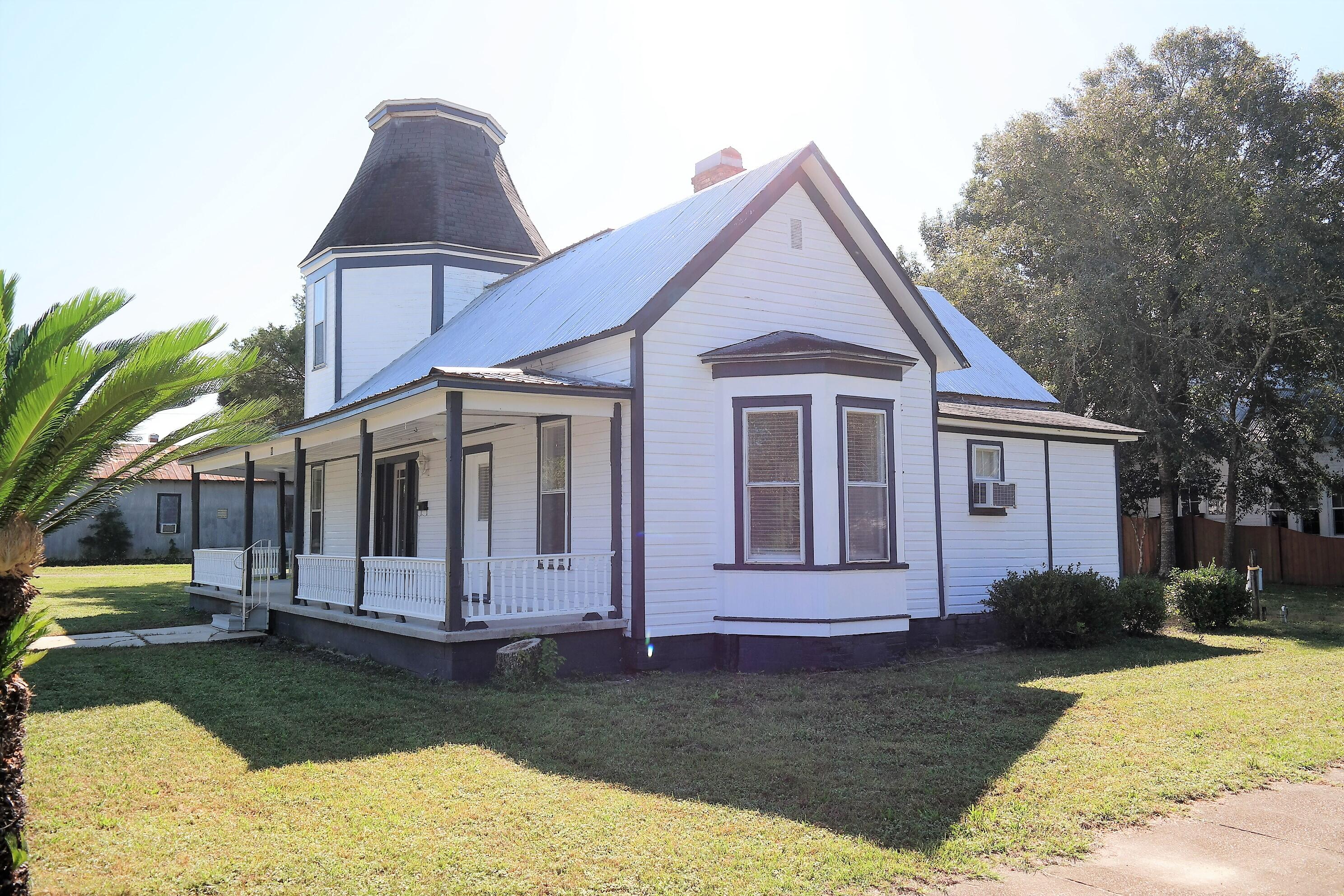 TOWN OF DEFUNIAK SPRINGS - Residential