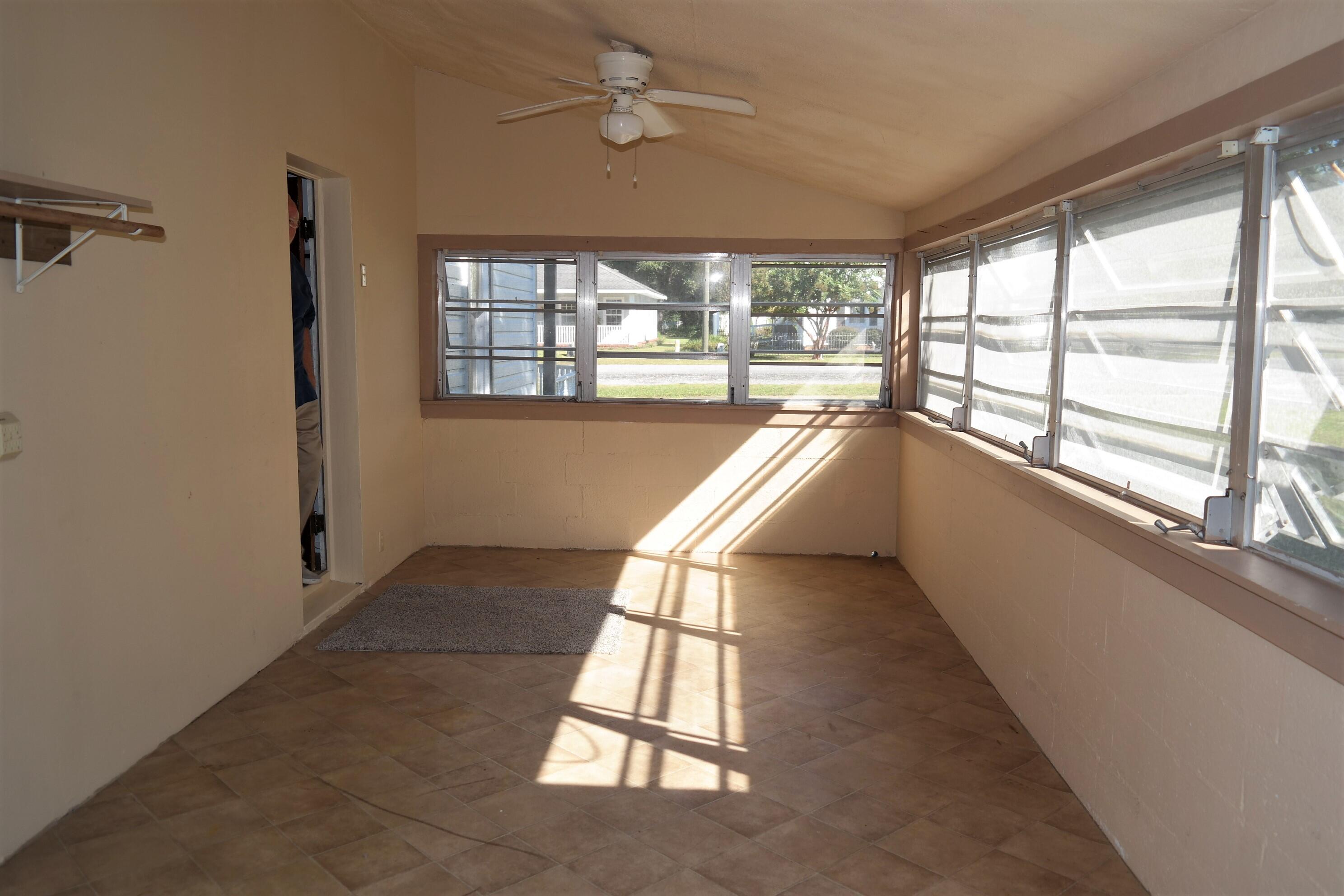 TOWN OF DEFUNIAK SPRINGS - Residential