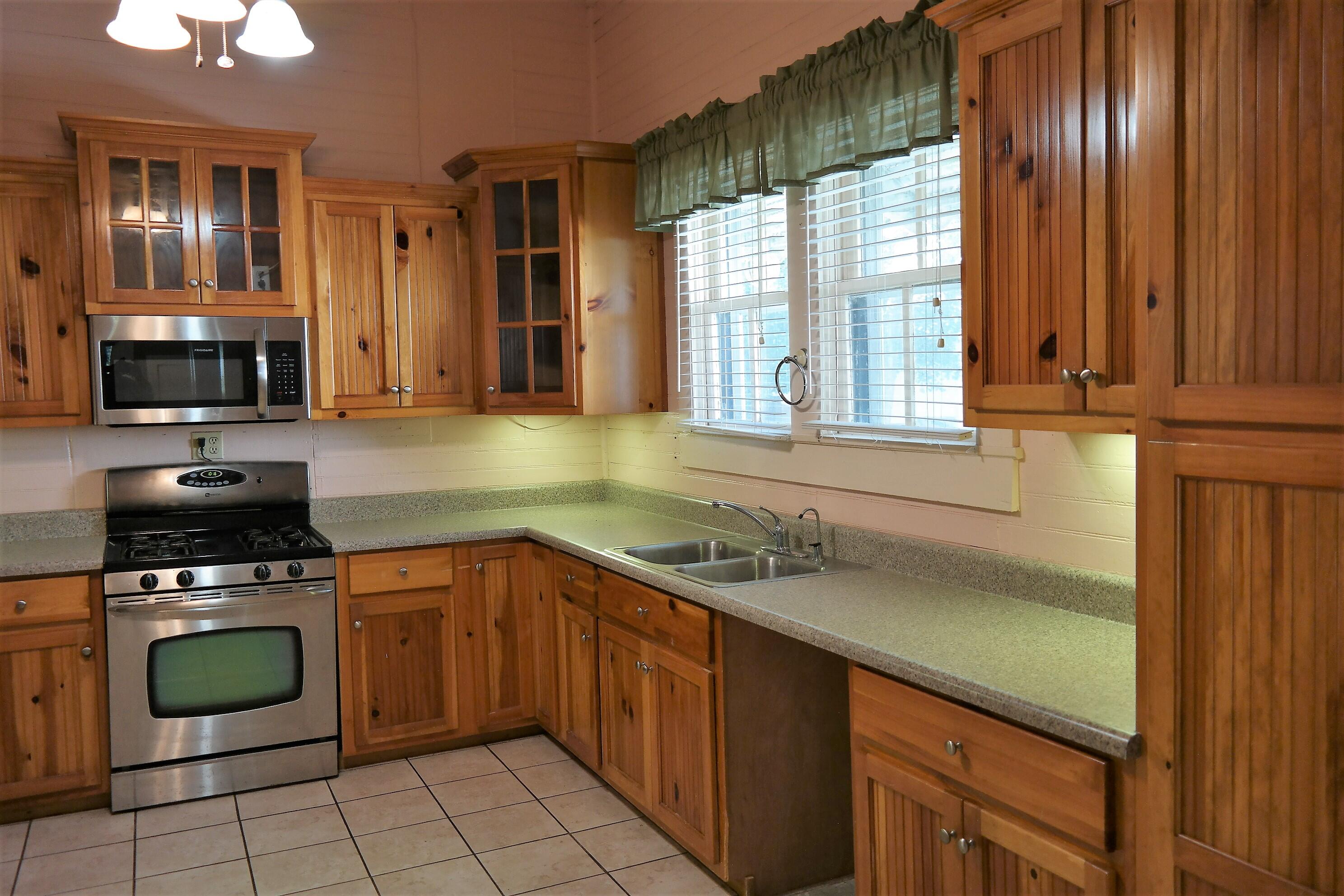 TOWN OF DEFUNIAK SPRINGS - Residential