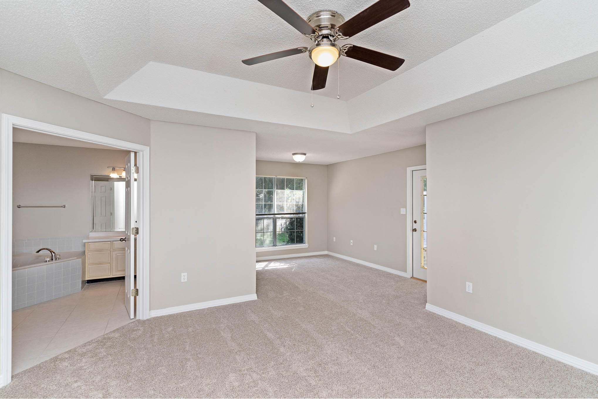 ROBLEDAL ESTATES - Residential