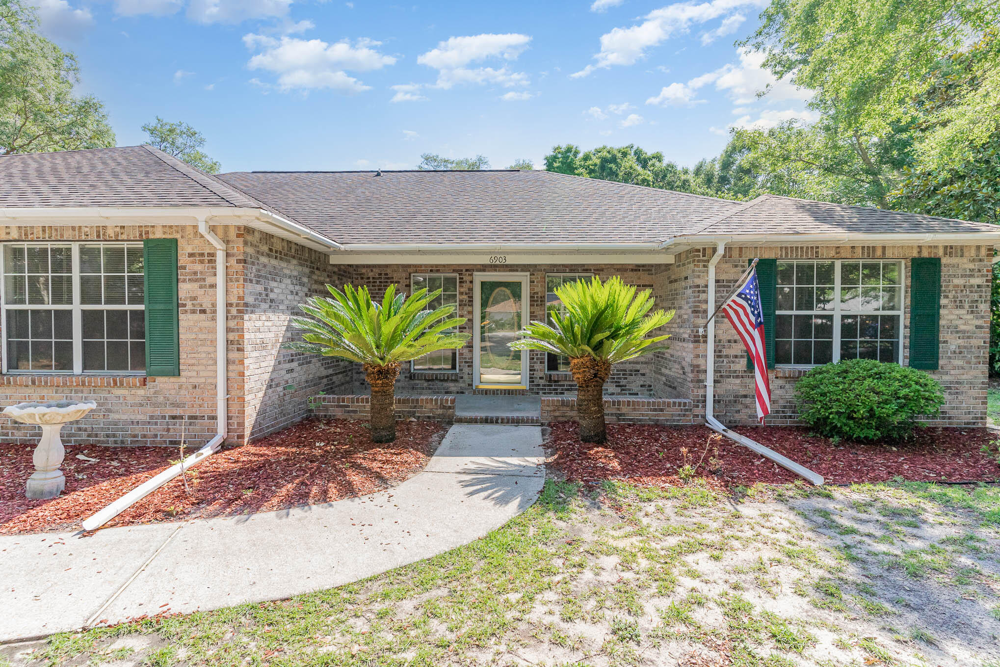 ROBLEDAL ESTATES - Residential