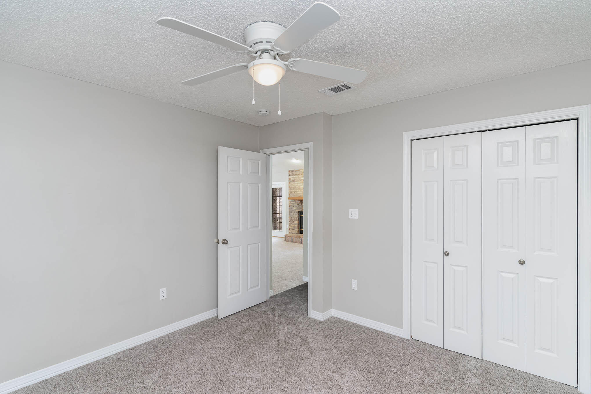 ROBLEDAL ESTATES - Residential