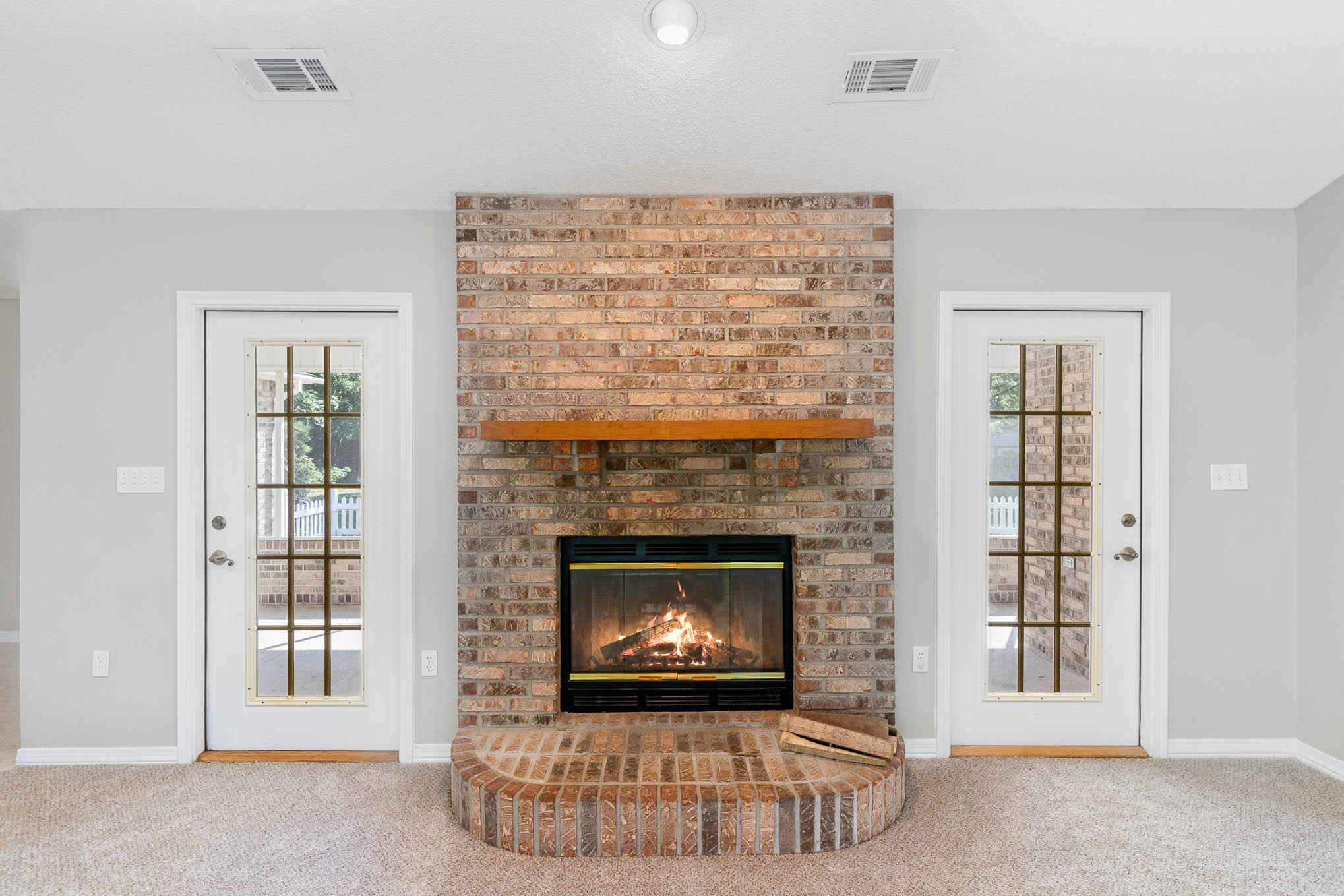 ROBLEDAL ESTATES - Residential