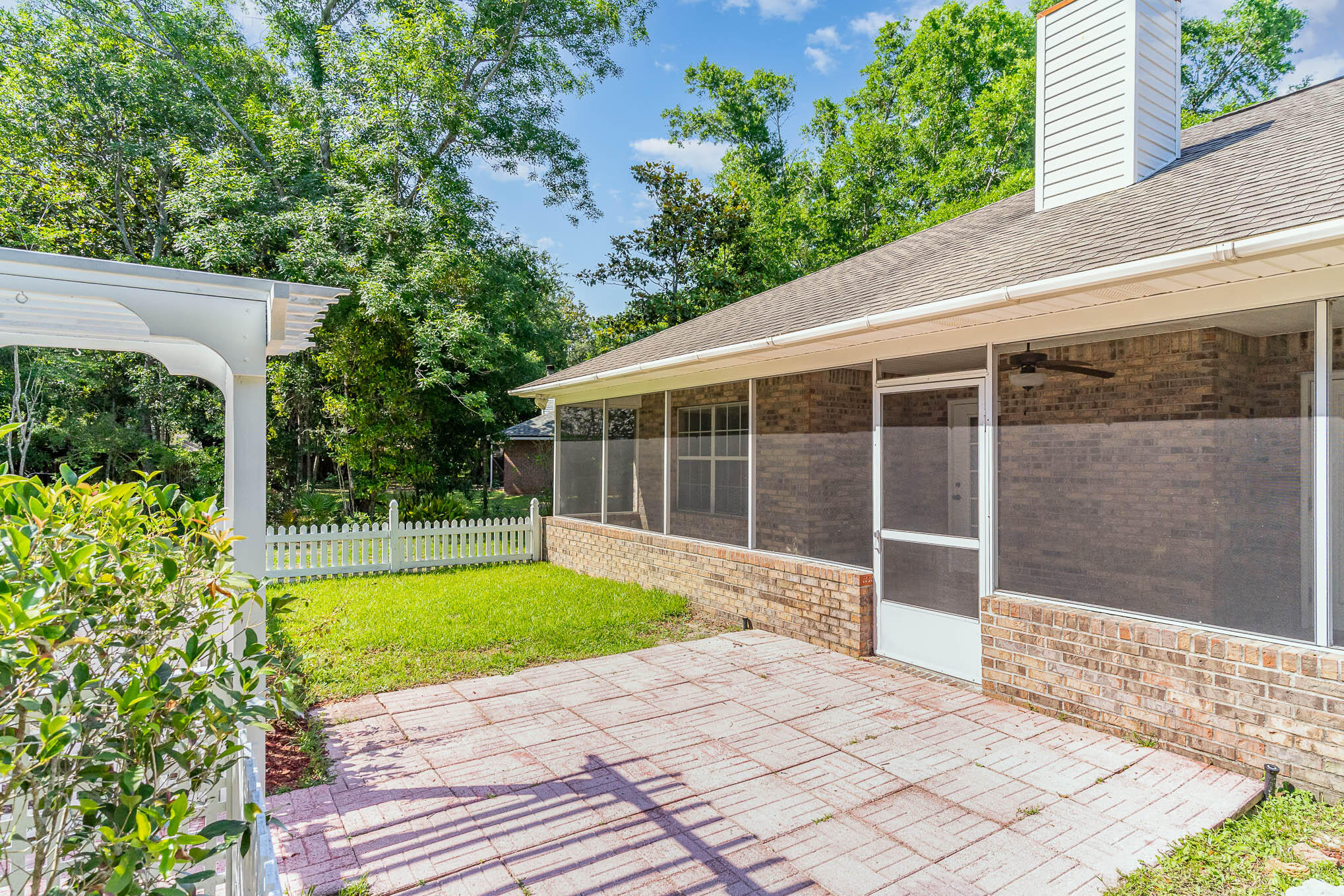 ROBLEDAL ESTATES - Residential