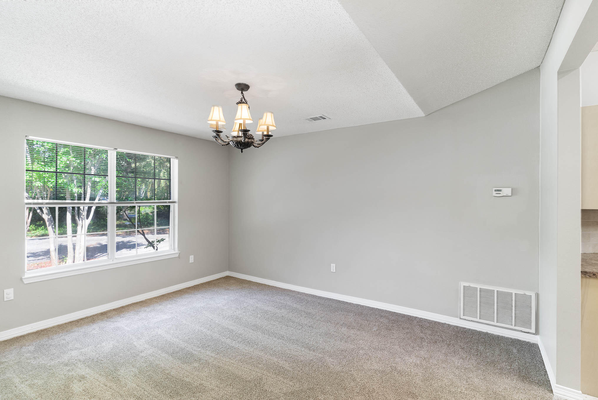 ROBLEDAL ESTATES - Residential