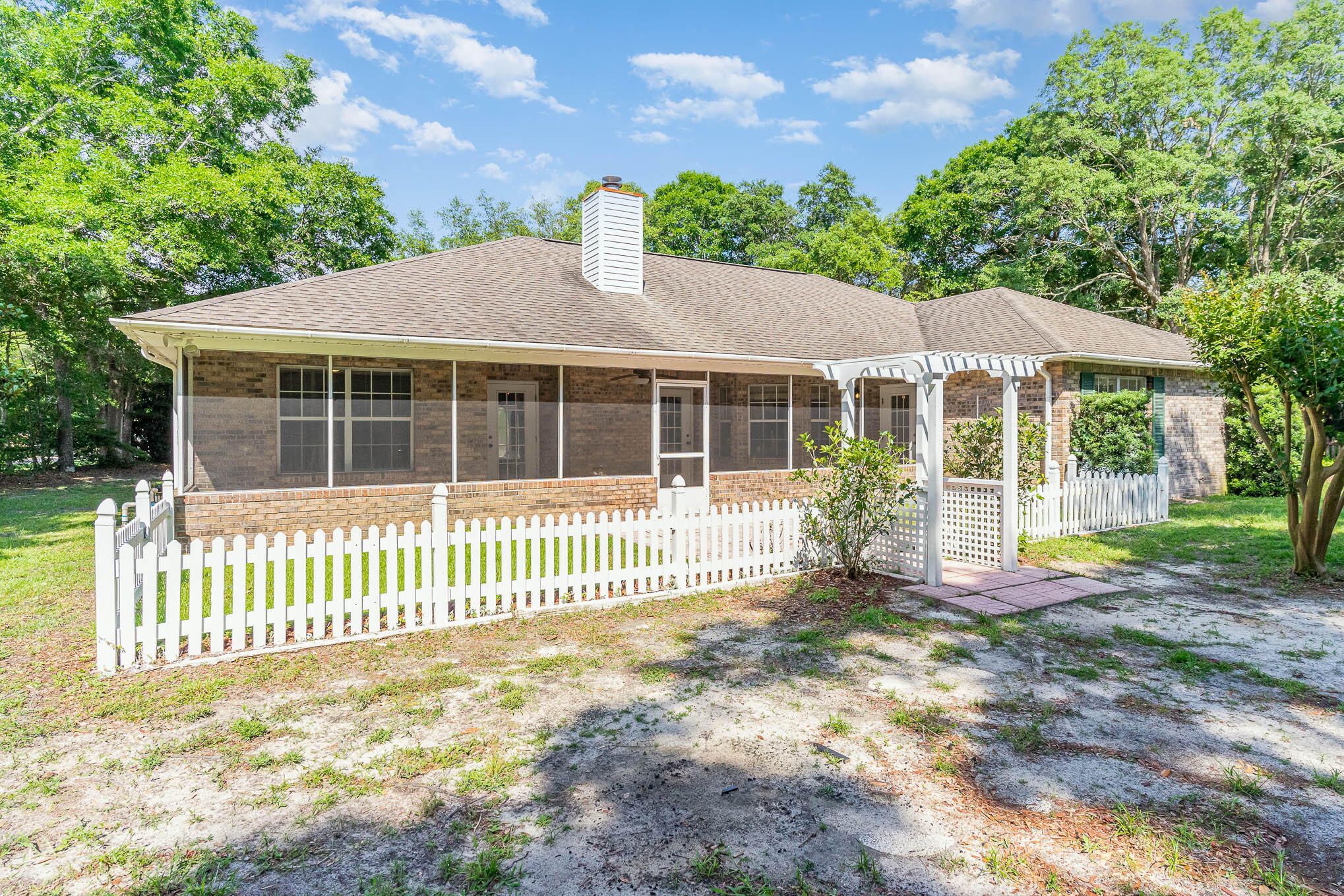 ROBLEDAL ESTATES - Residential