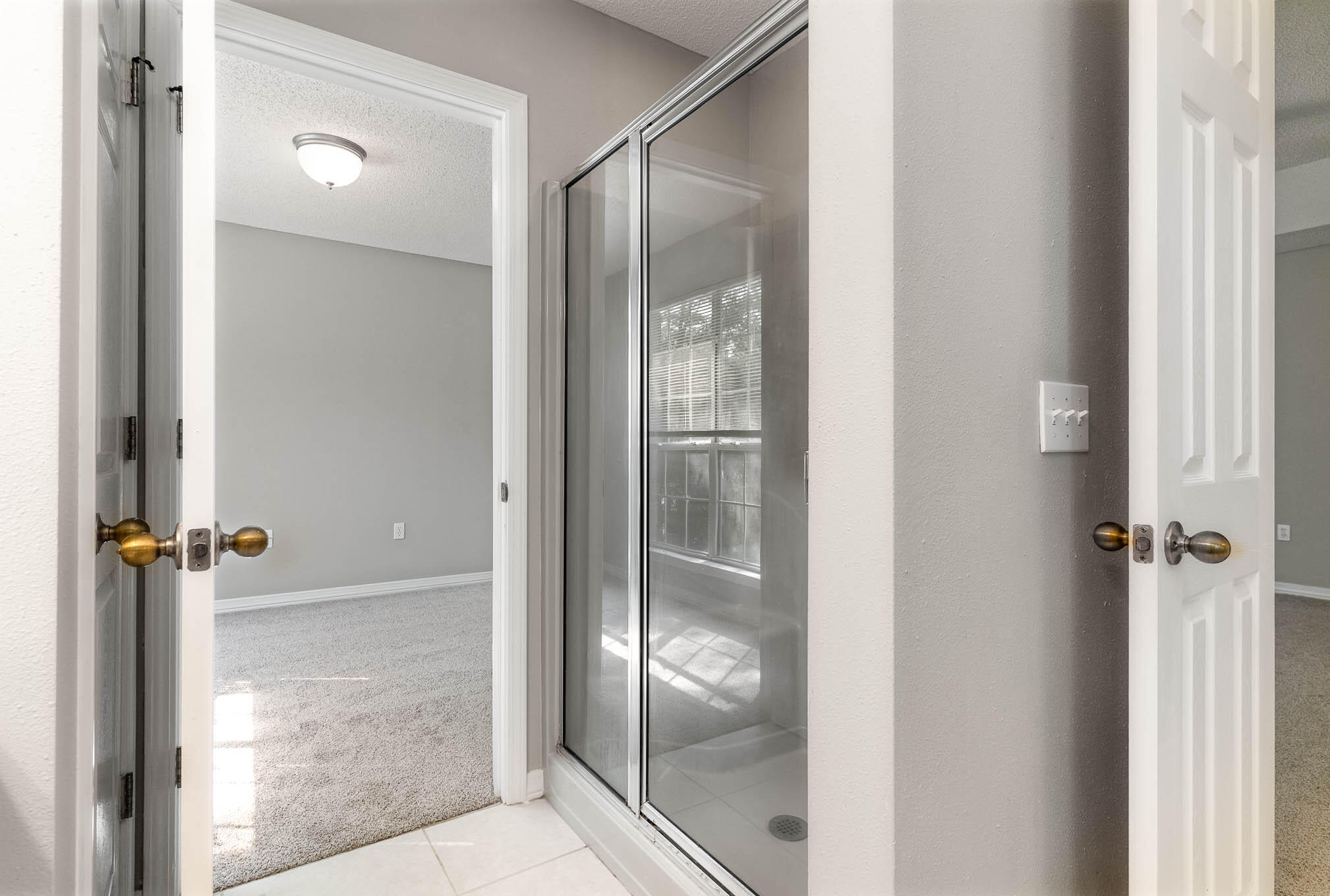 ROBLEDAL ESTATES - Residential