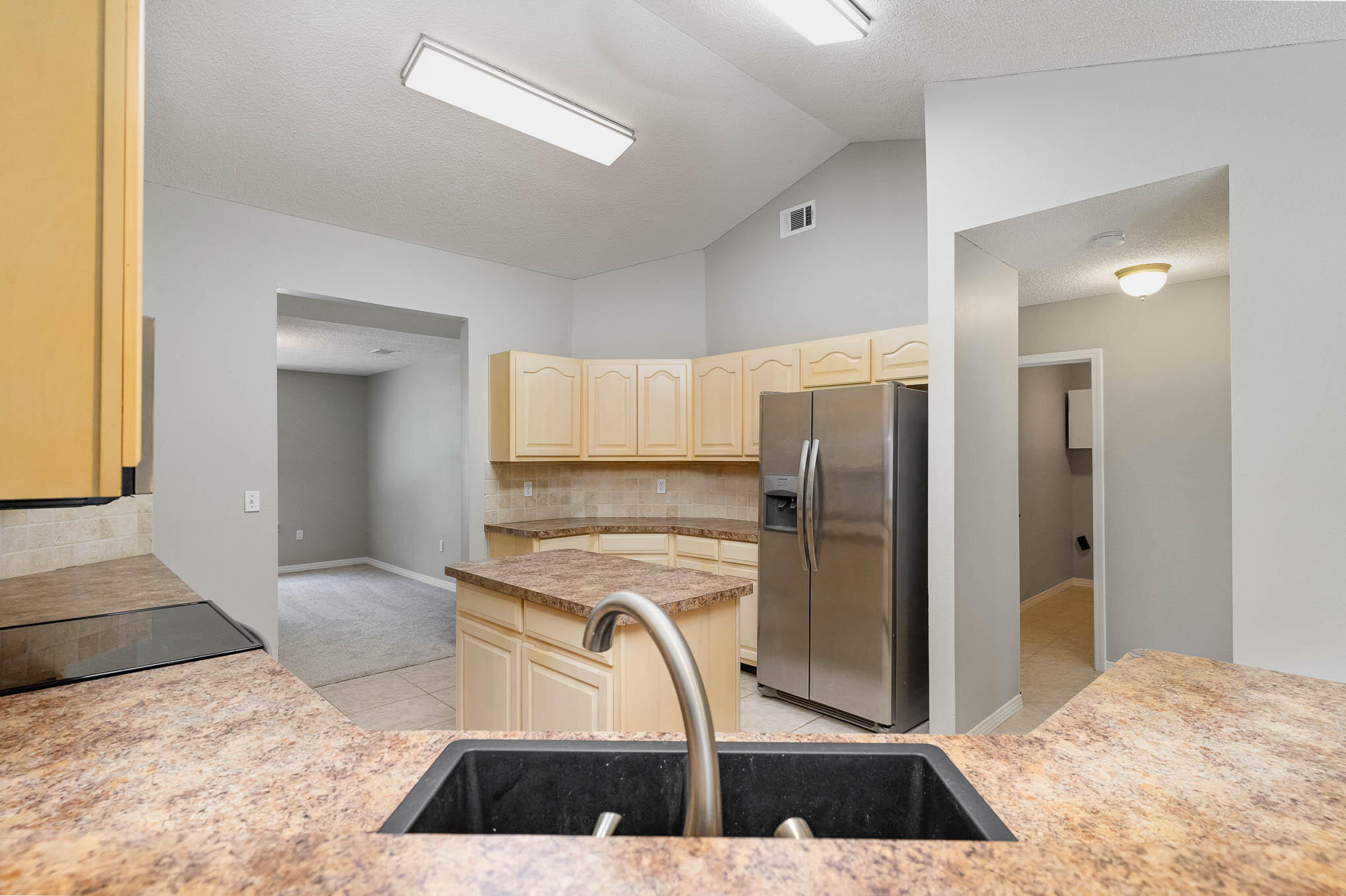 ROBLEDAL ESTATES - Residential