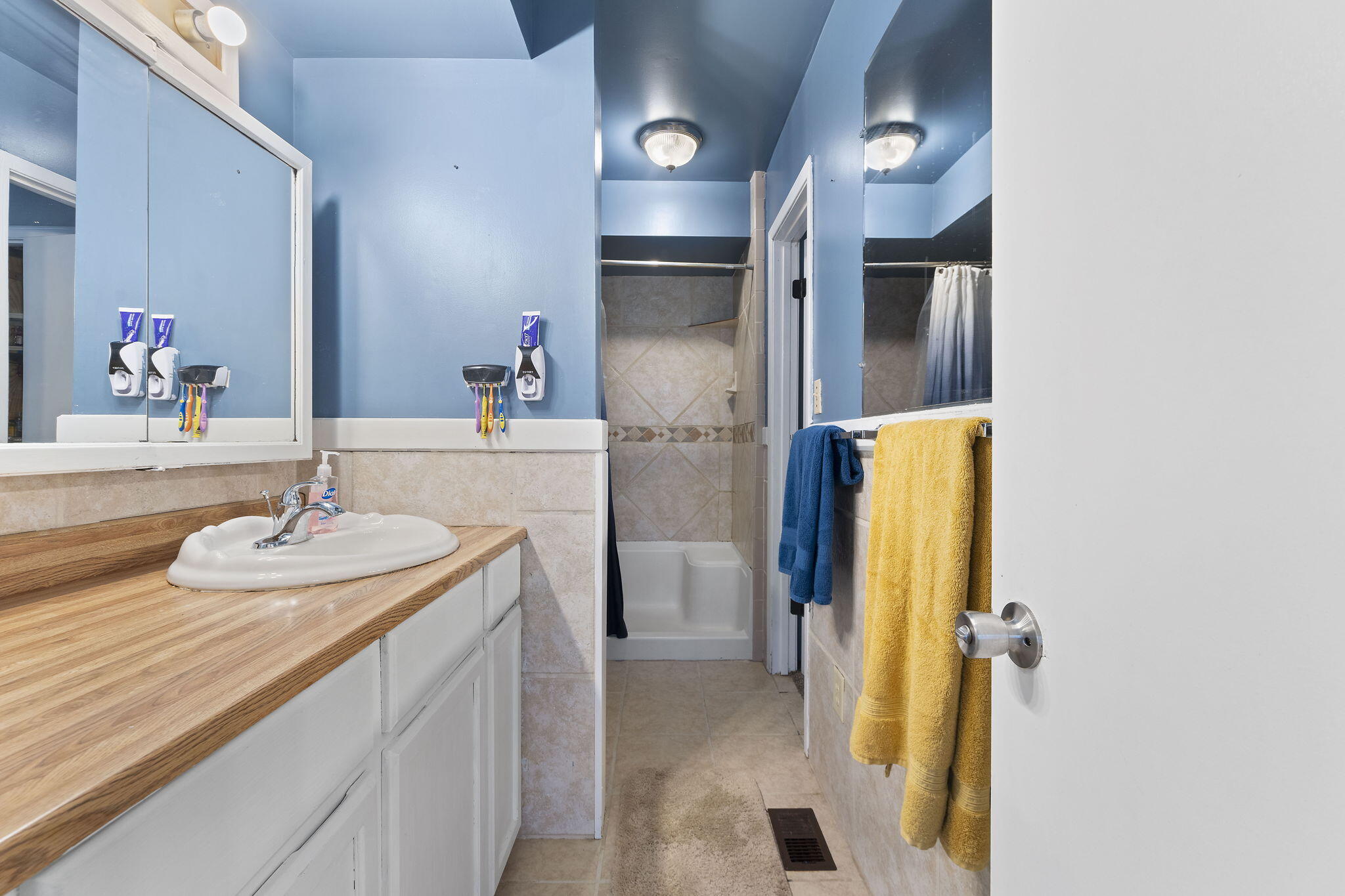 NO RECORDED SUBDIVISION - Residential