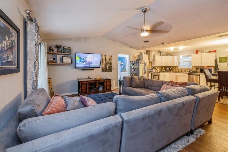 HOLLEY BY THE SEA - Residential