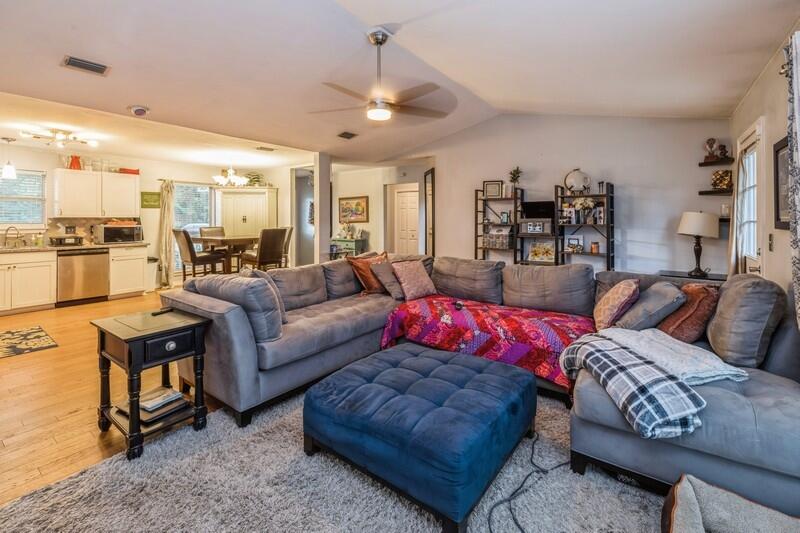 HOLLEY BY THE SEA - Residential