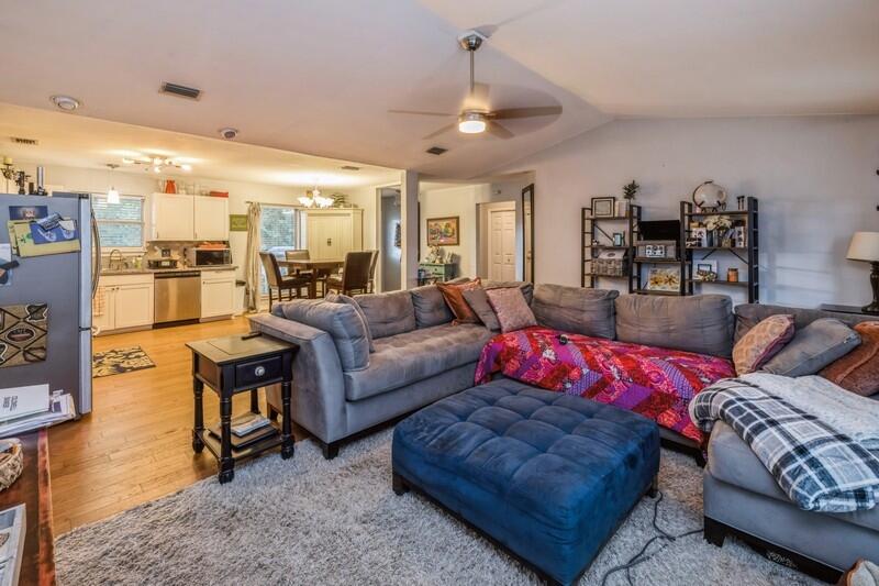 HOLLEY BY THE SEA - Residential