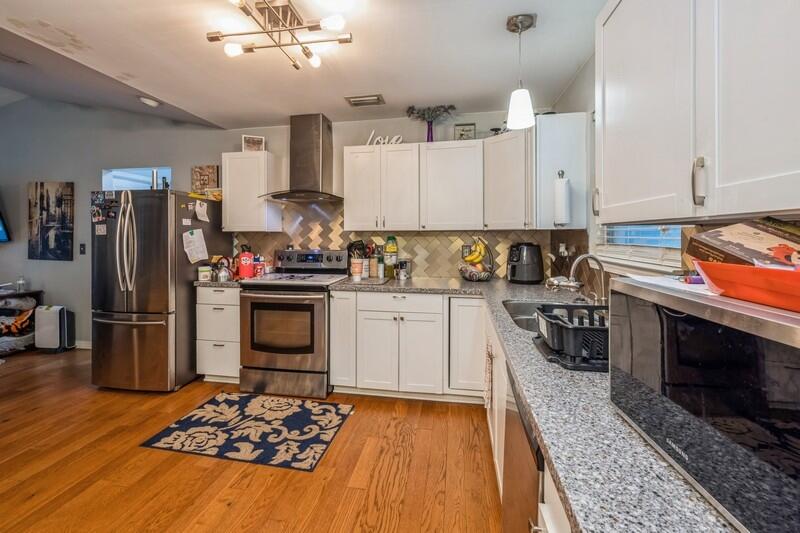 HOLLEY BY THE SEA - Residential