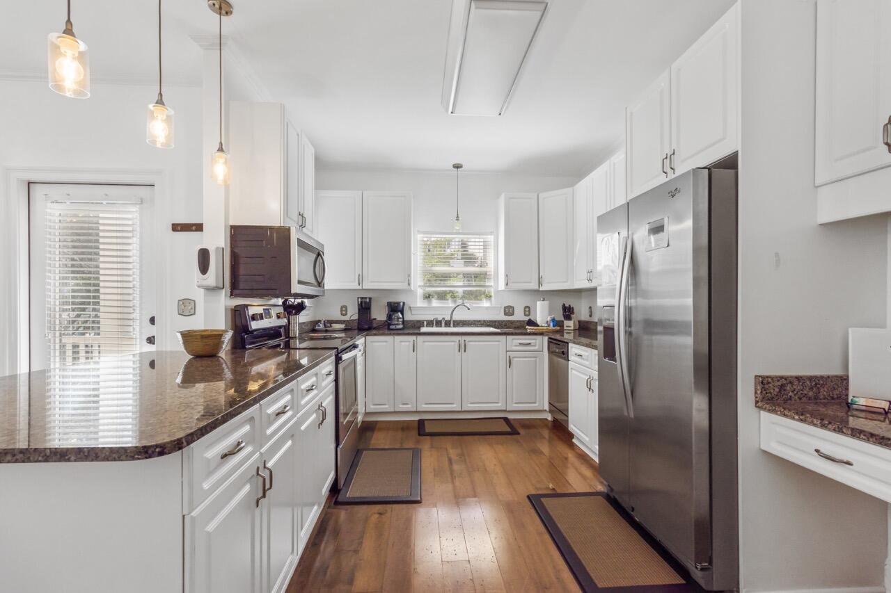 Courtyard at Crystal Beach - Residential