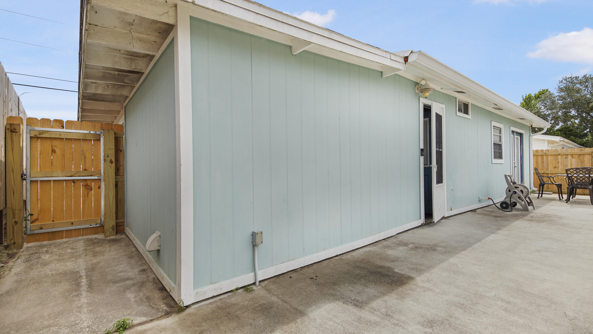 RIVIERA BEACH - Residential