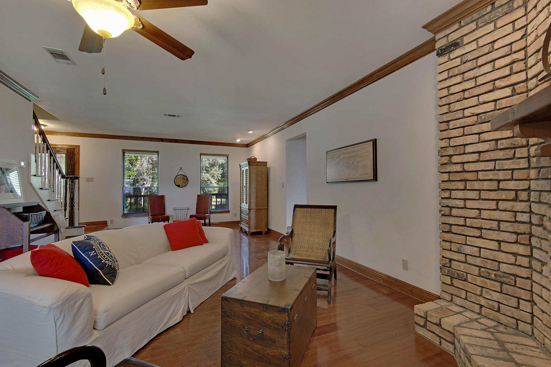 ROBLEDAL ESTATES - Residential