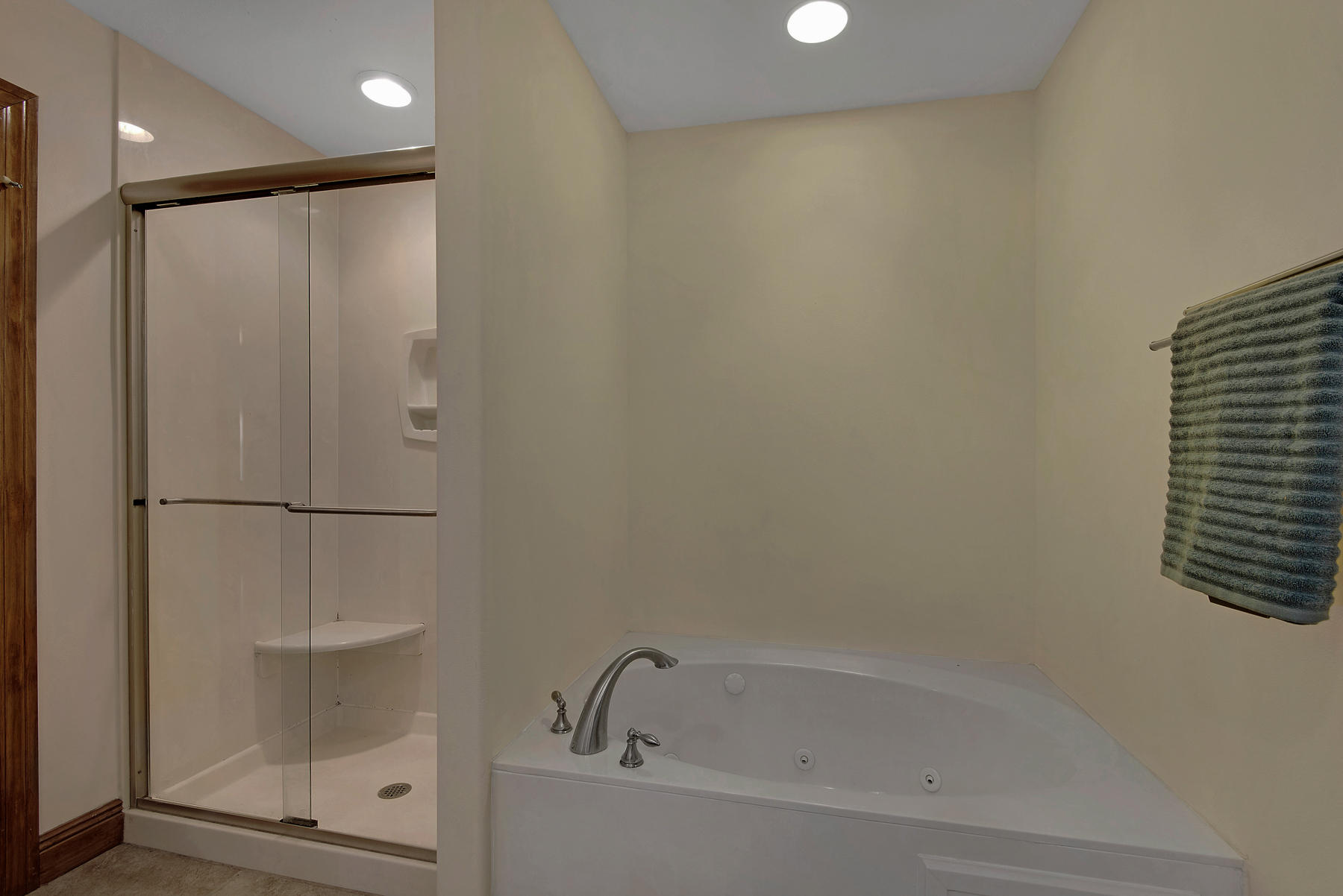 ROBLEDAL ESTATES - Residential