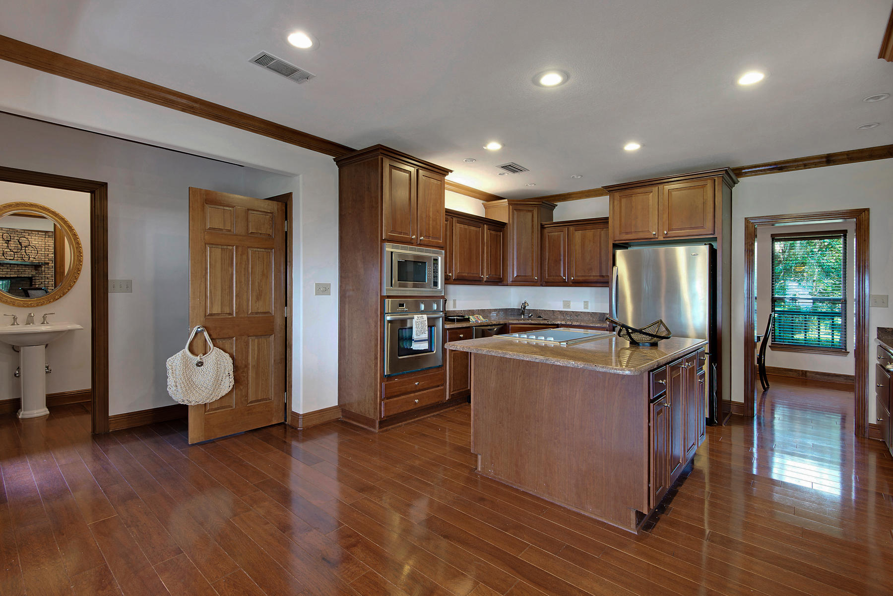 ROBLEDAL ESTATES - Residential