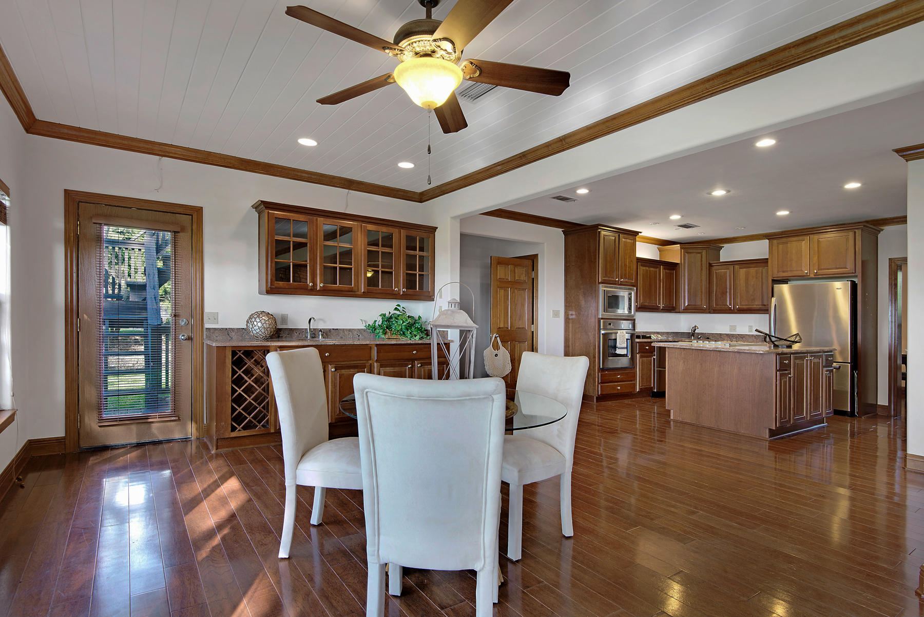 ROBLEDAL ESTATES - Residential