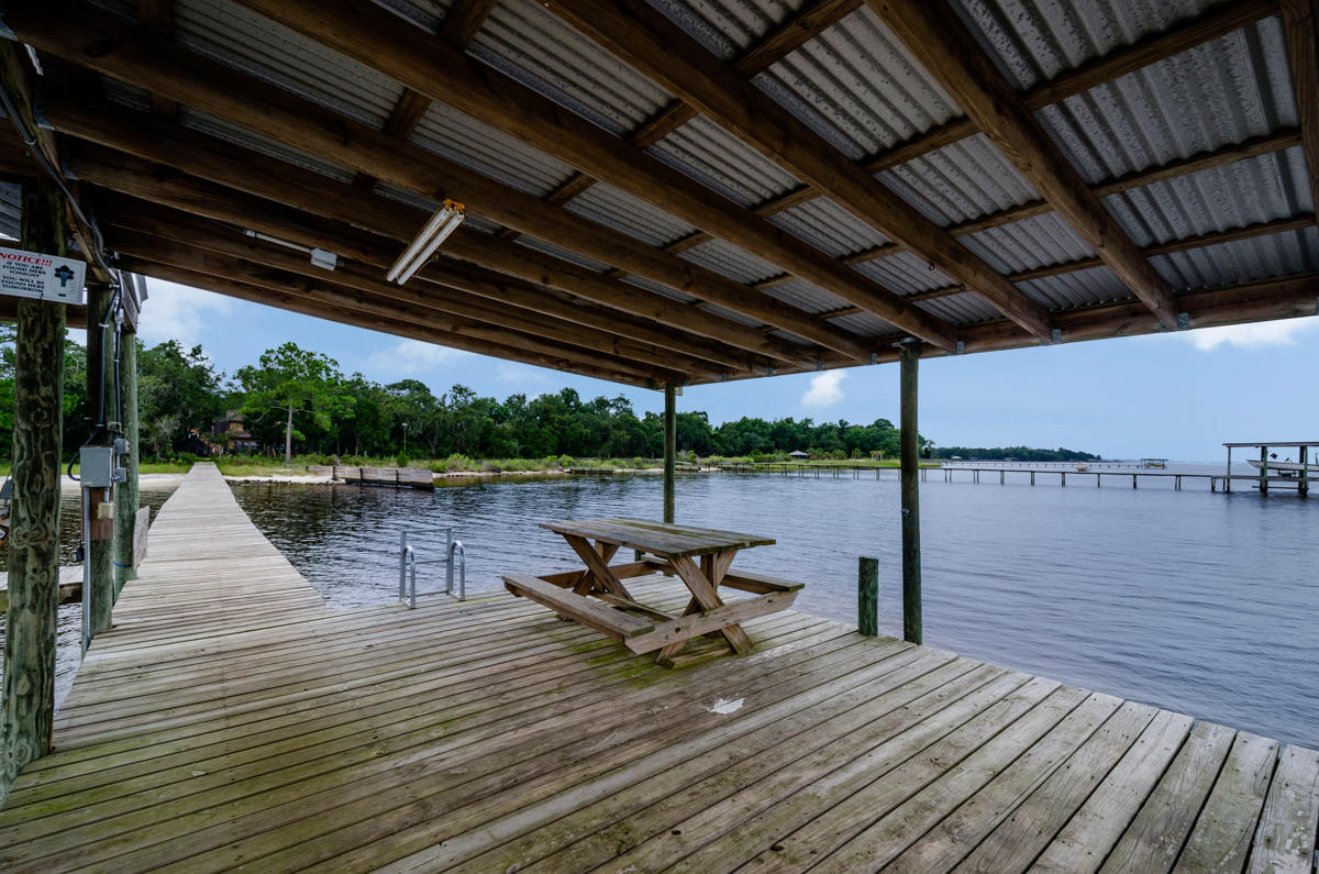 ROBLEDAL ESTATES - Residential