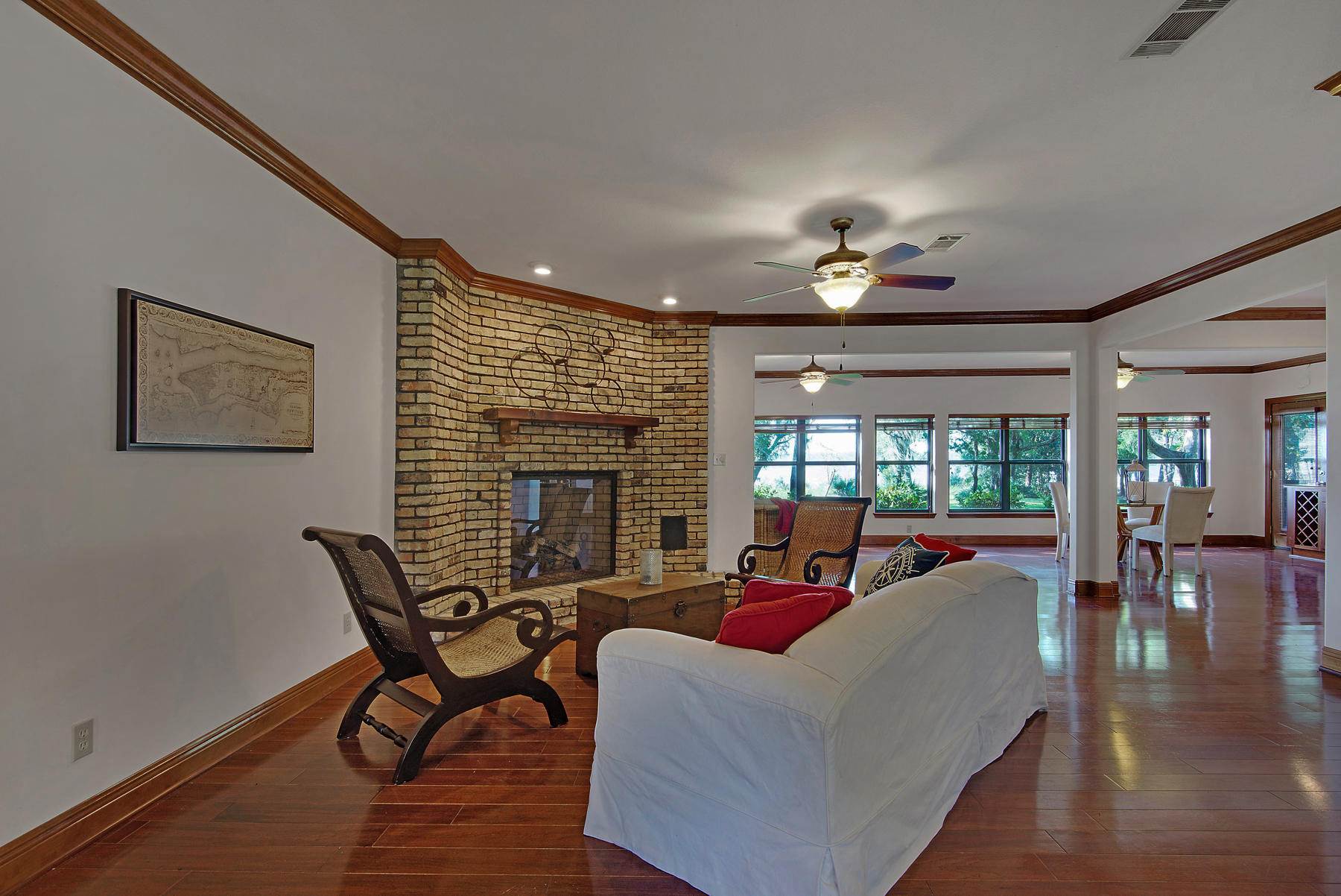 ROBLEDAL ESTATES - Residential